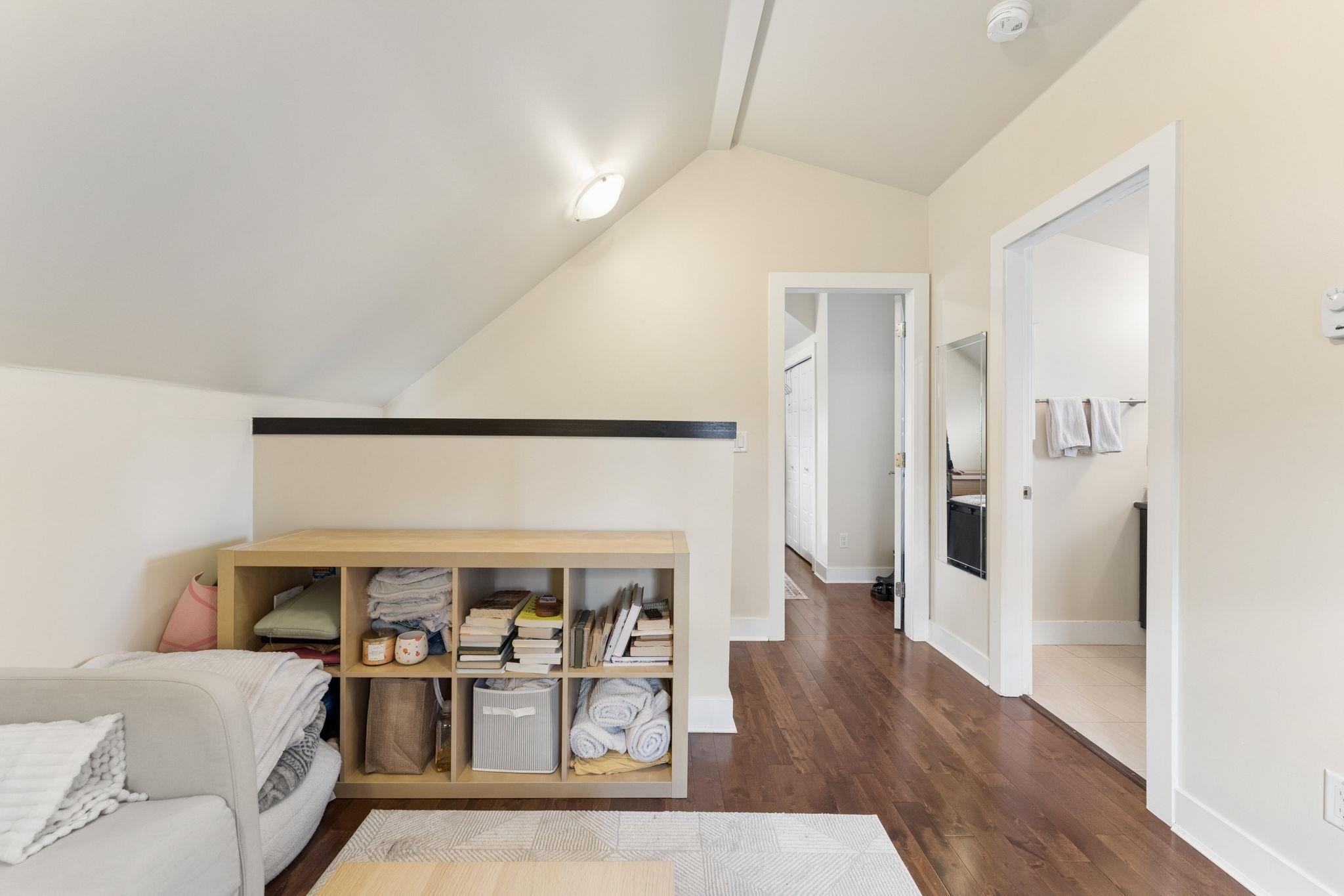 3233 Grant Street, Vancouver, BC - Indoor