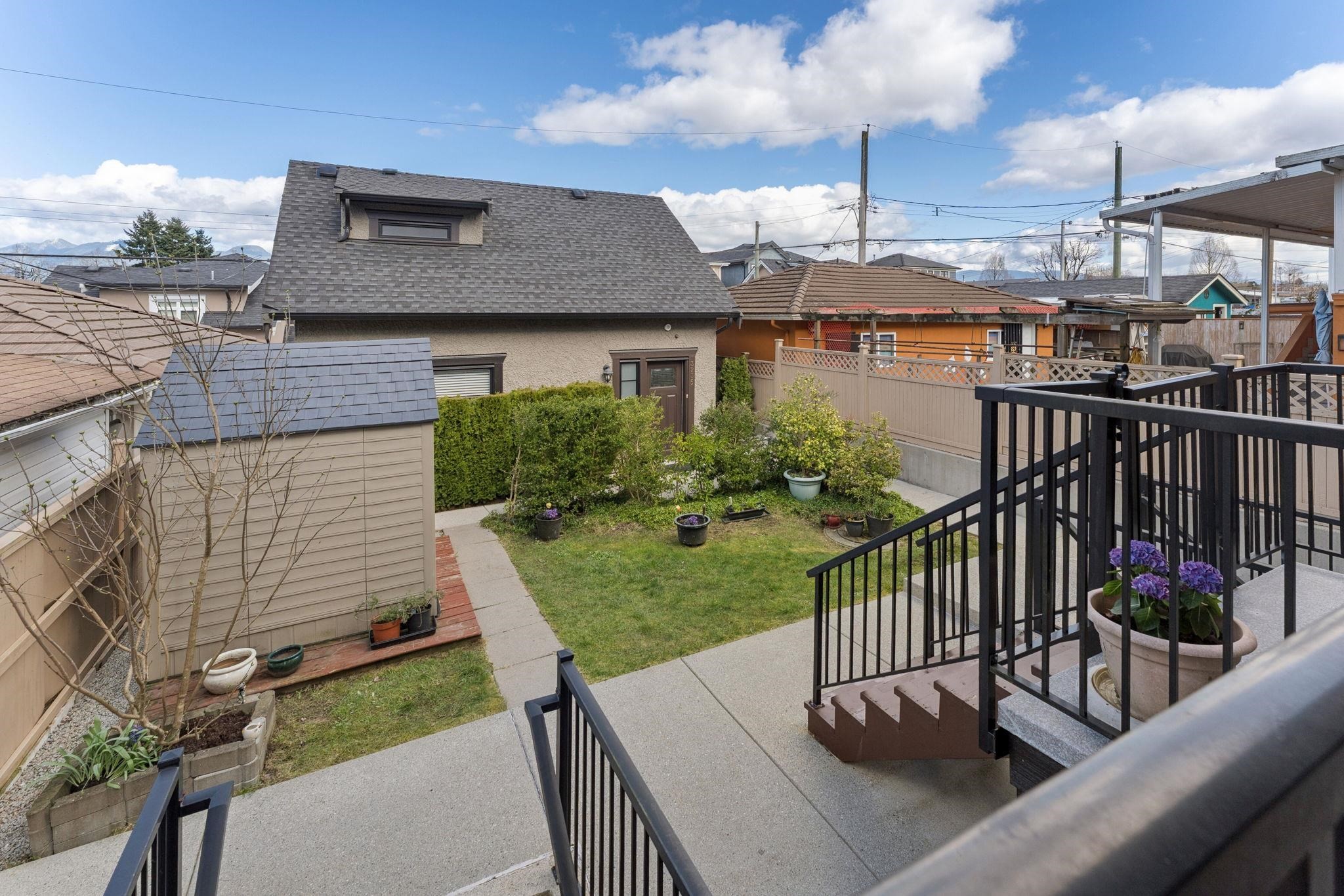 3233 Grant Street, Vancouver, BC - Outdoor