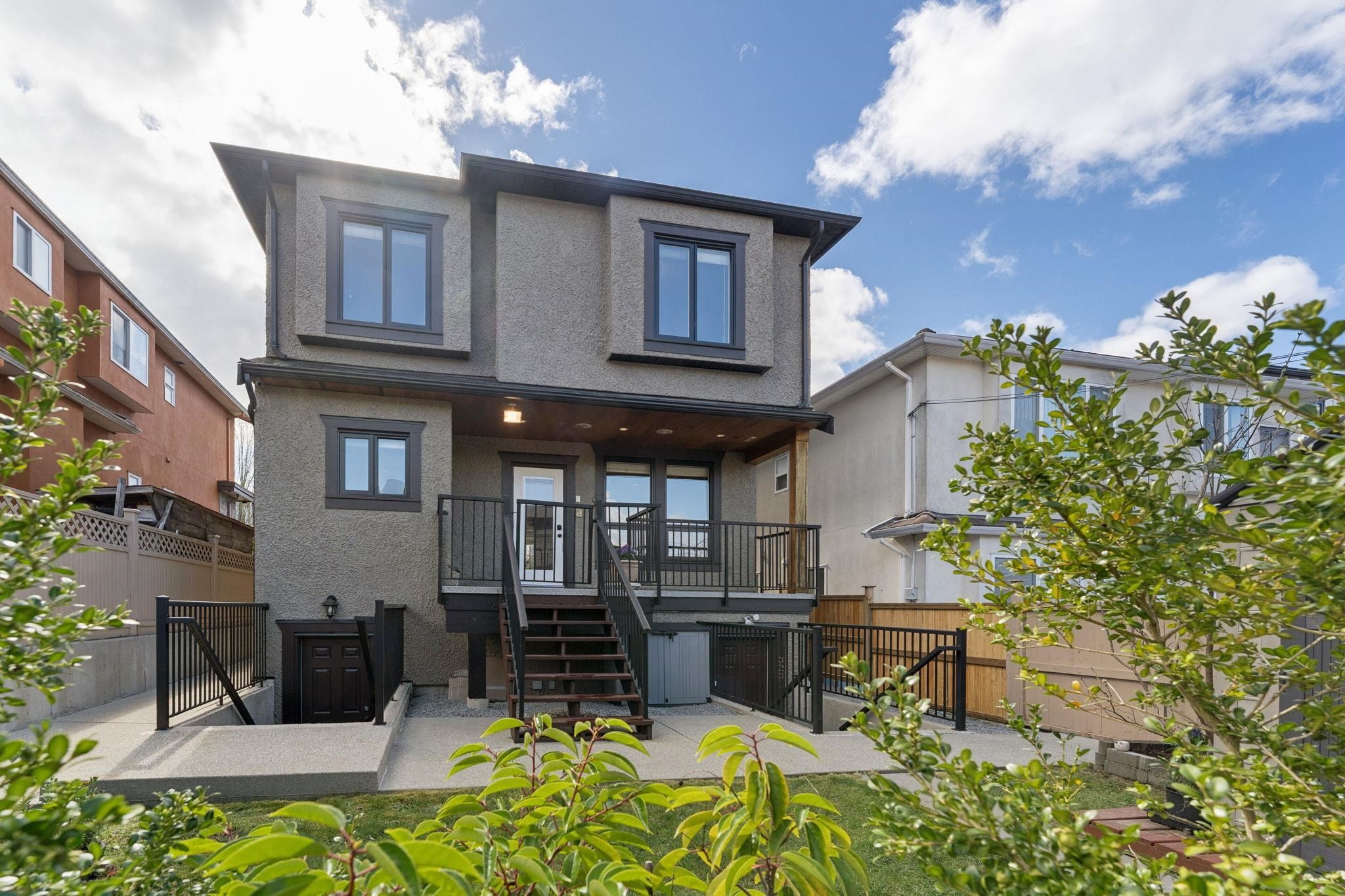 3233 Grant Street, Vancouver, BC - Outdoor