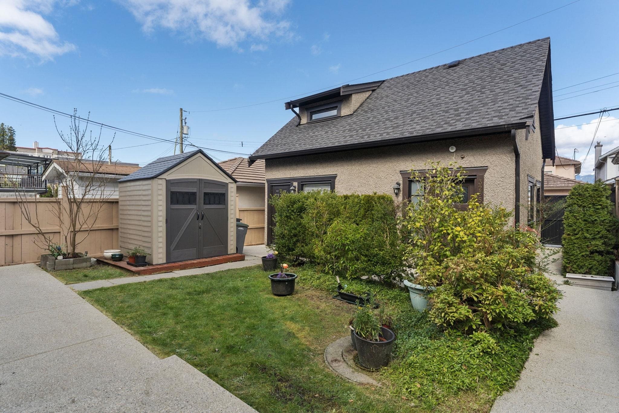3233 Grant Street, Vancouver, BC - Outdoor