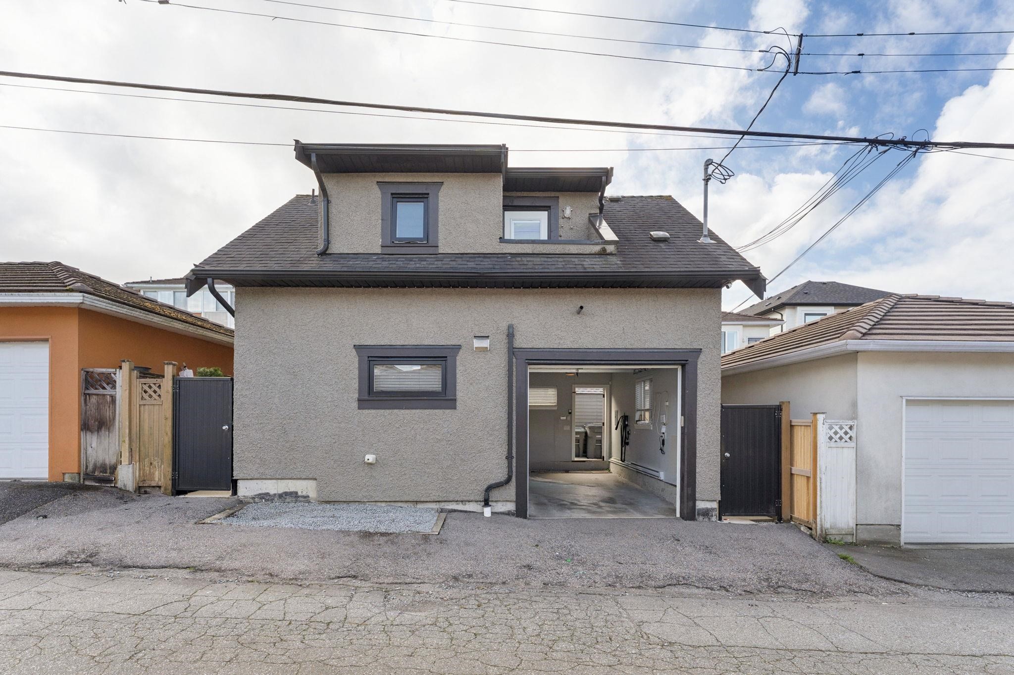 3233 Grant Street, Vancouver, BC - Outdoor