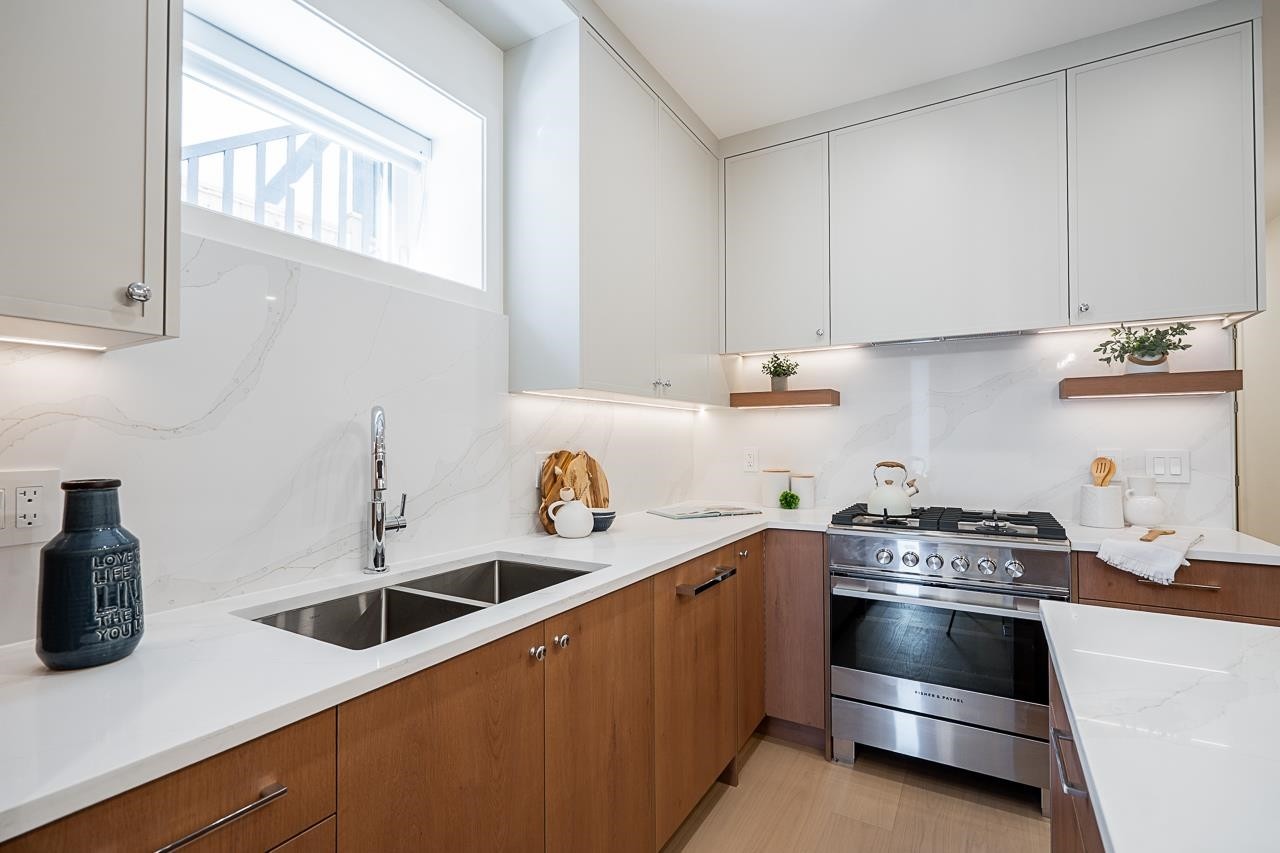 2-1845 51St Avenue E, Vancouver, BC - Indoor Photo Showing Kitchen With Double Sink With Upgraded Kitchen