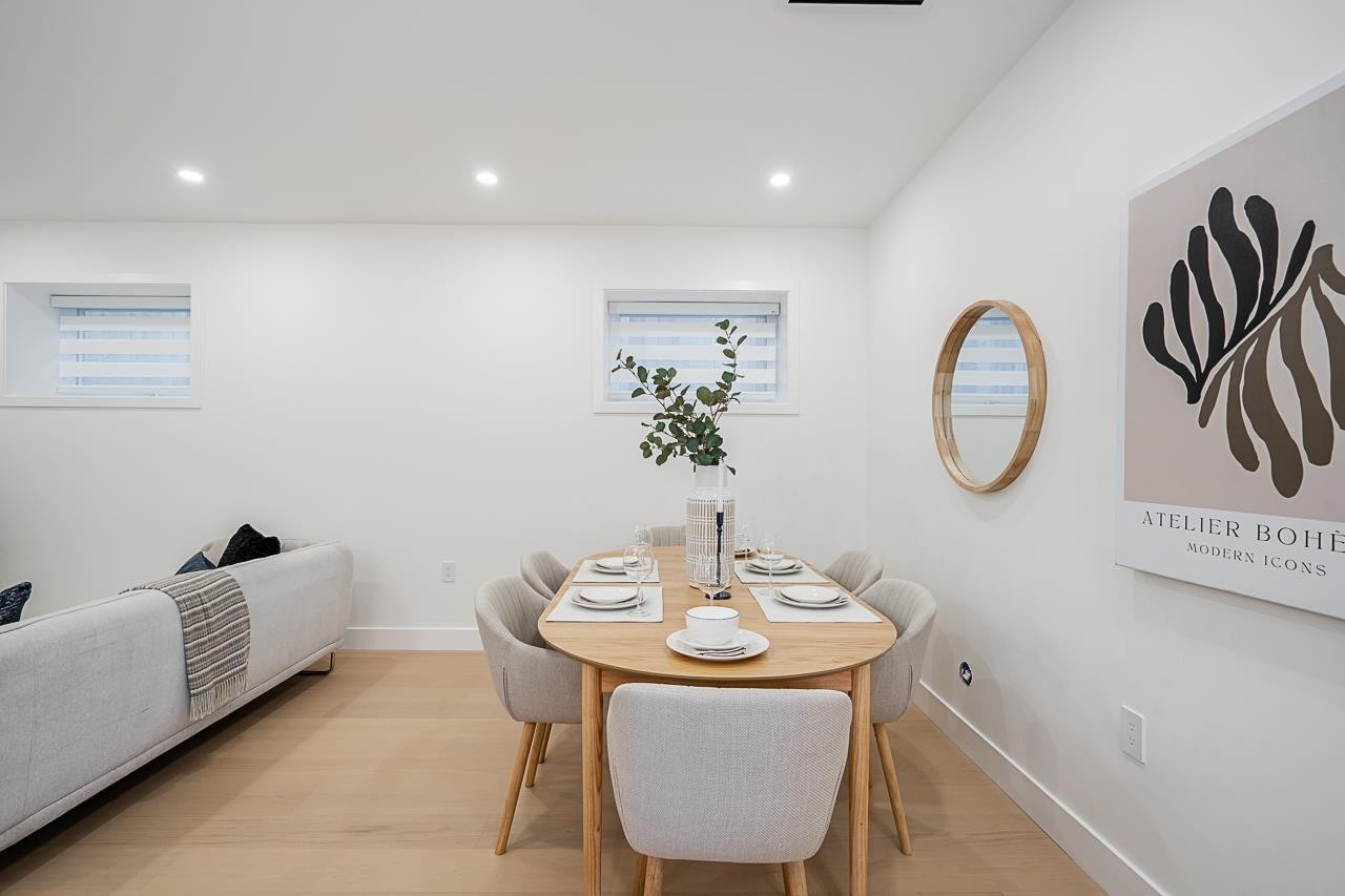 2-1845 51St Avenue E, Vancouver, BC - Indoor Photo Showing Dining Room