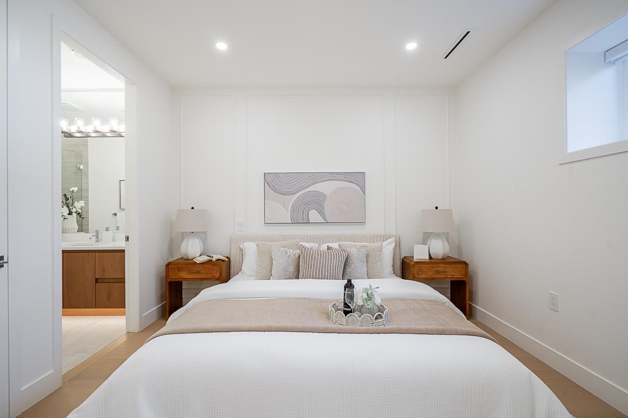 2-1845 51St Avenue E, Vancouver, BC - Indoor Photo Showing Bedroom