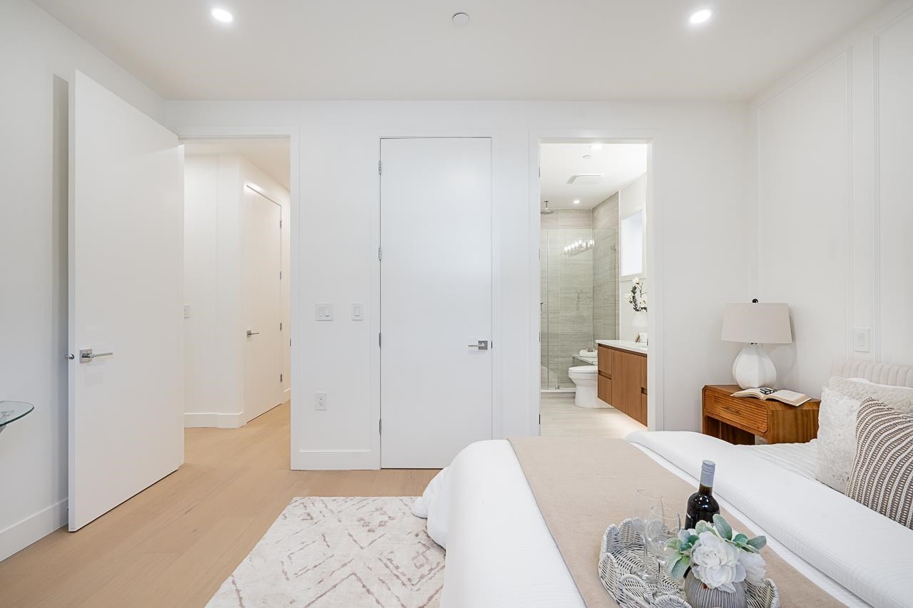 2-1845 51St Avenue E, Vancouver, BC - Indoor Photo Showing Bedroom