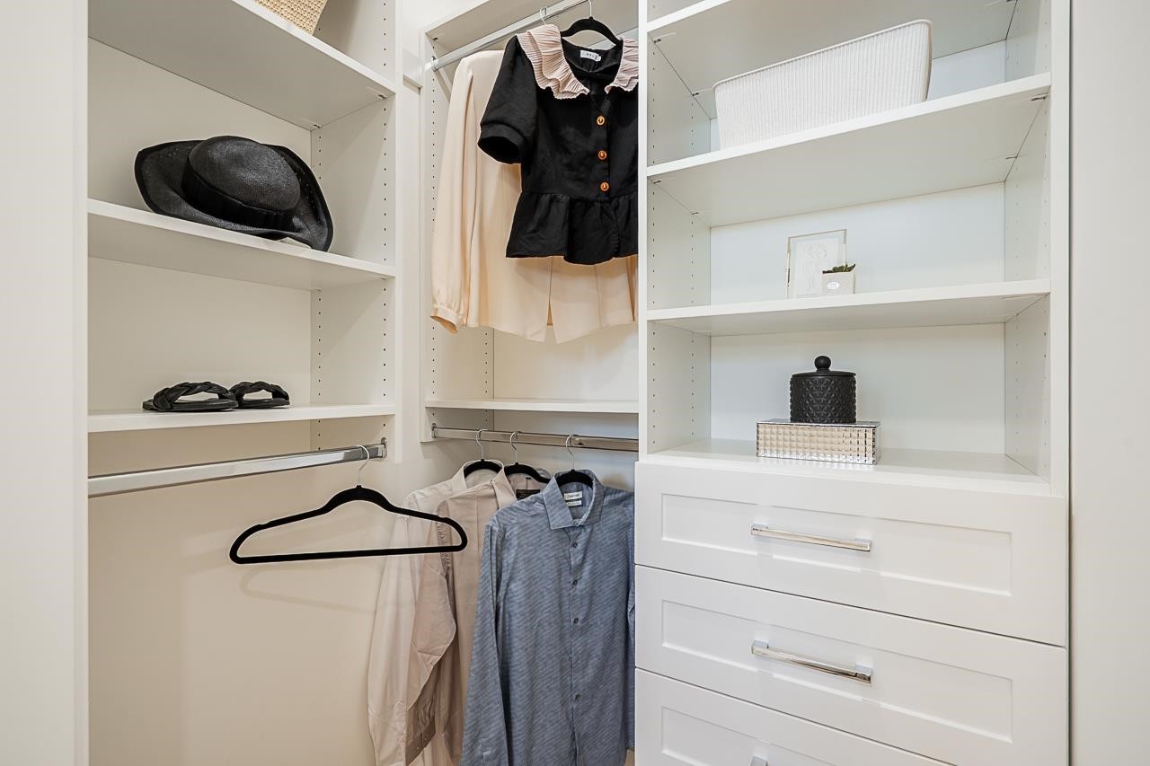 2-1845 51St Avenue E, Vancouver, BC - Indoor