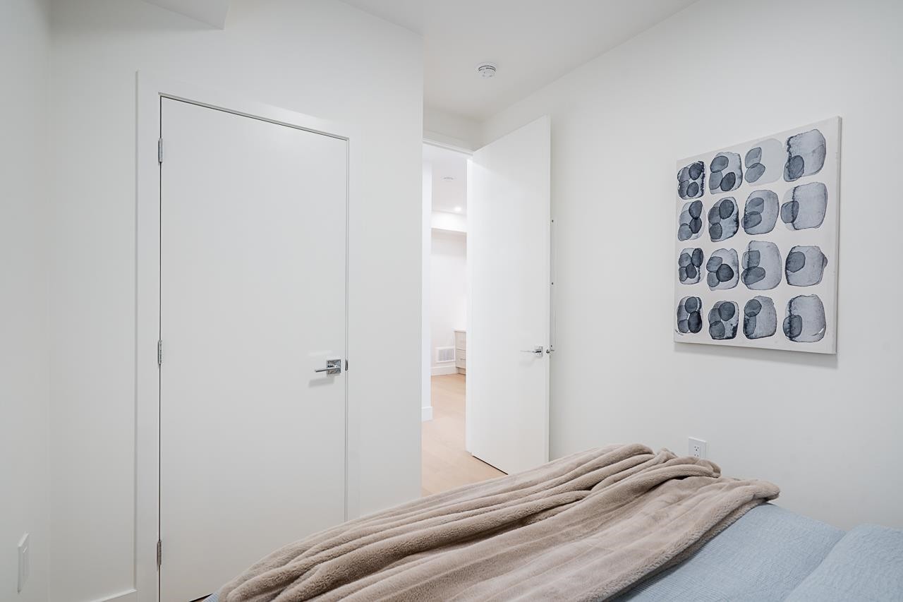 2-1845 51St Avenue E, Vancouver, BC - Indoor Photo Showing Bedroom