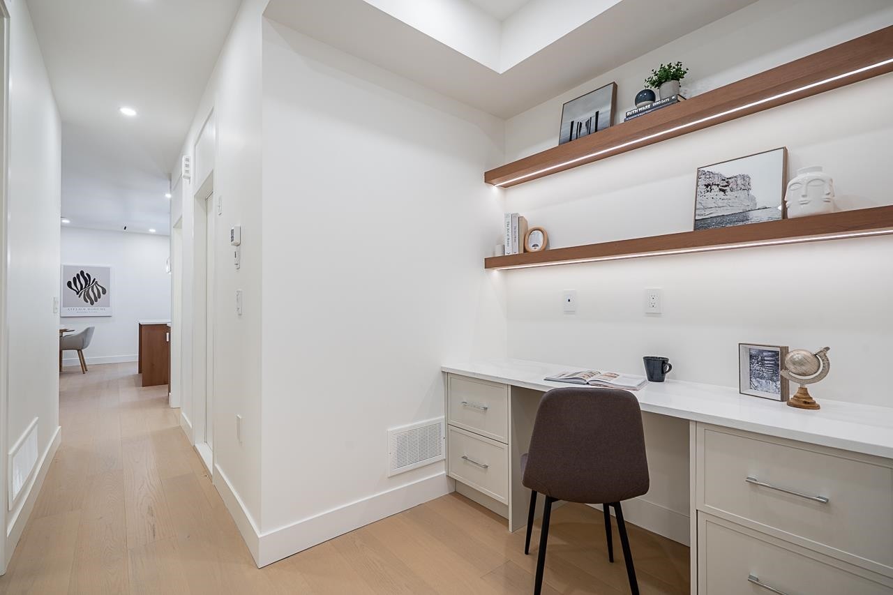 2-1845 51St Avenue E, Vancouver, BC - Indoor Photo Showing Office
