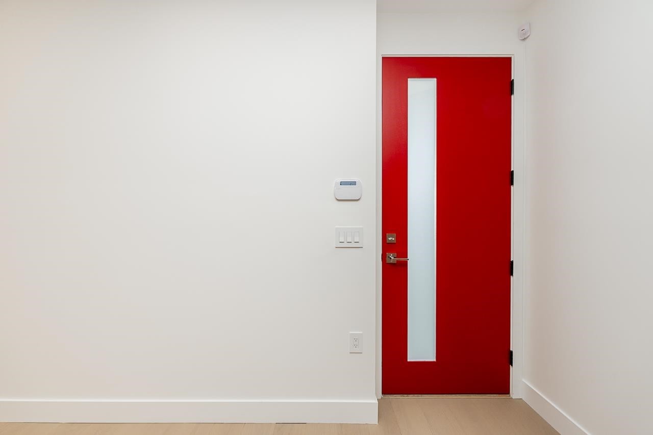2-1845 51St Avenue E, Vancouver, BC - Indoor Photo Showing Other Room