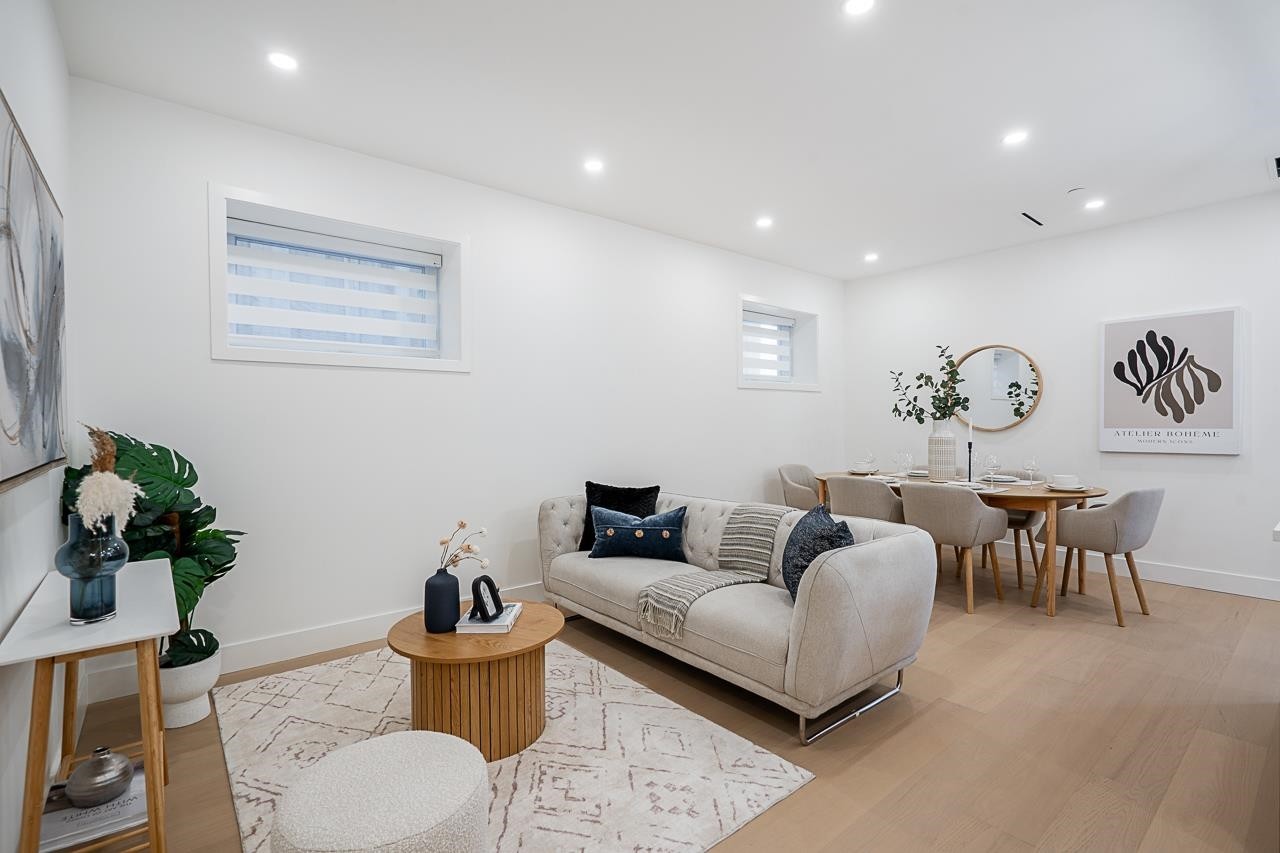 2-1845 51St Avenue E, Vancouver, BC - Indoor