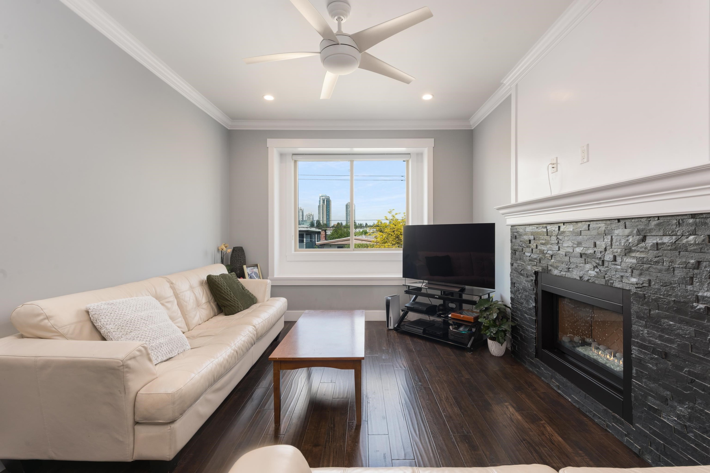 7348 11Th Avenue, Burnaby, BC