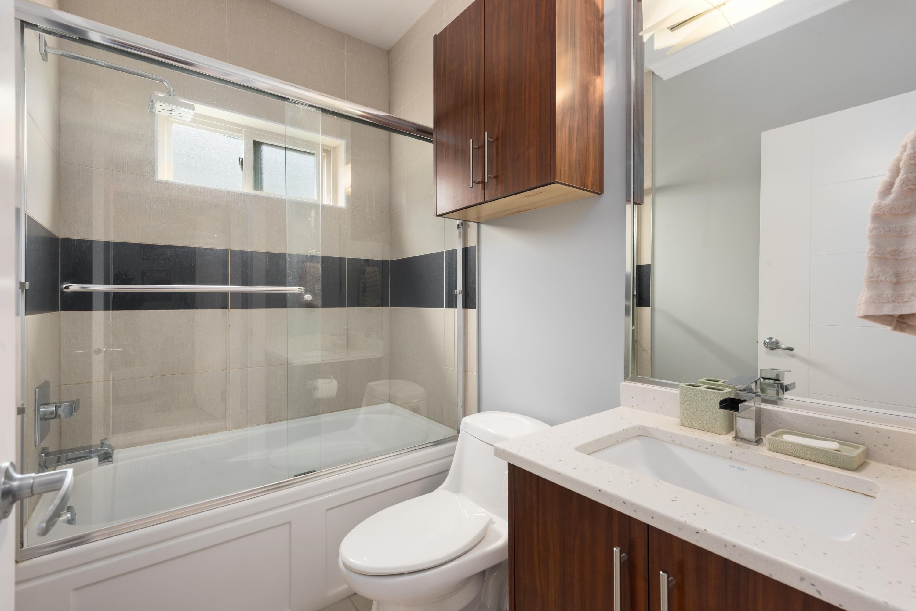 7348 11Th Avenue, Burnaby, BC