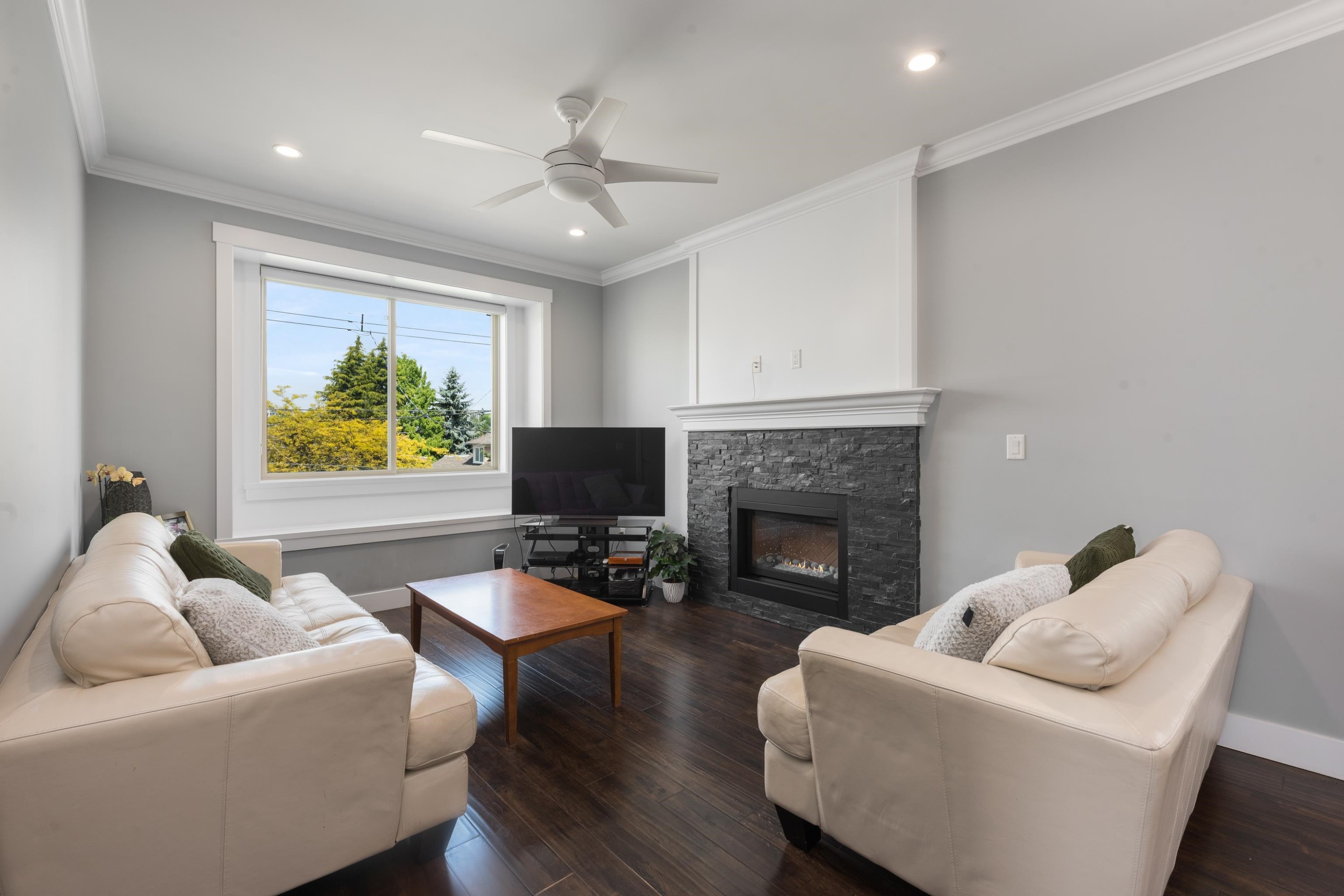 7348 11Th Avenue, Burnaby, BC