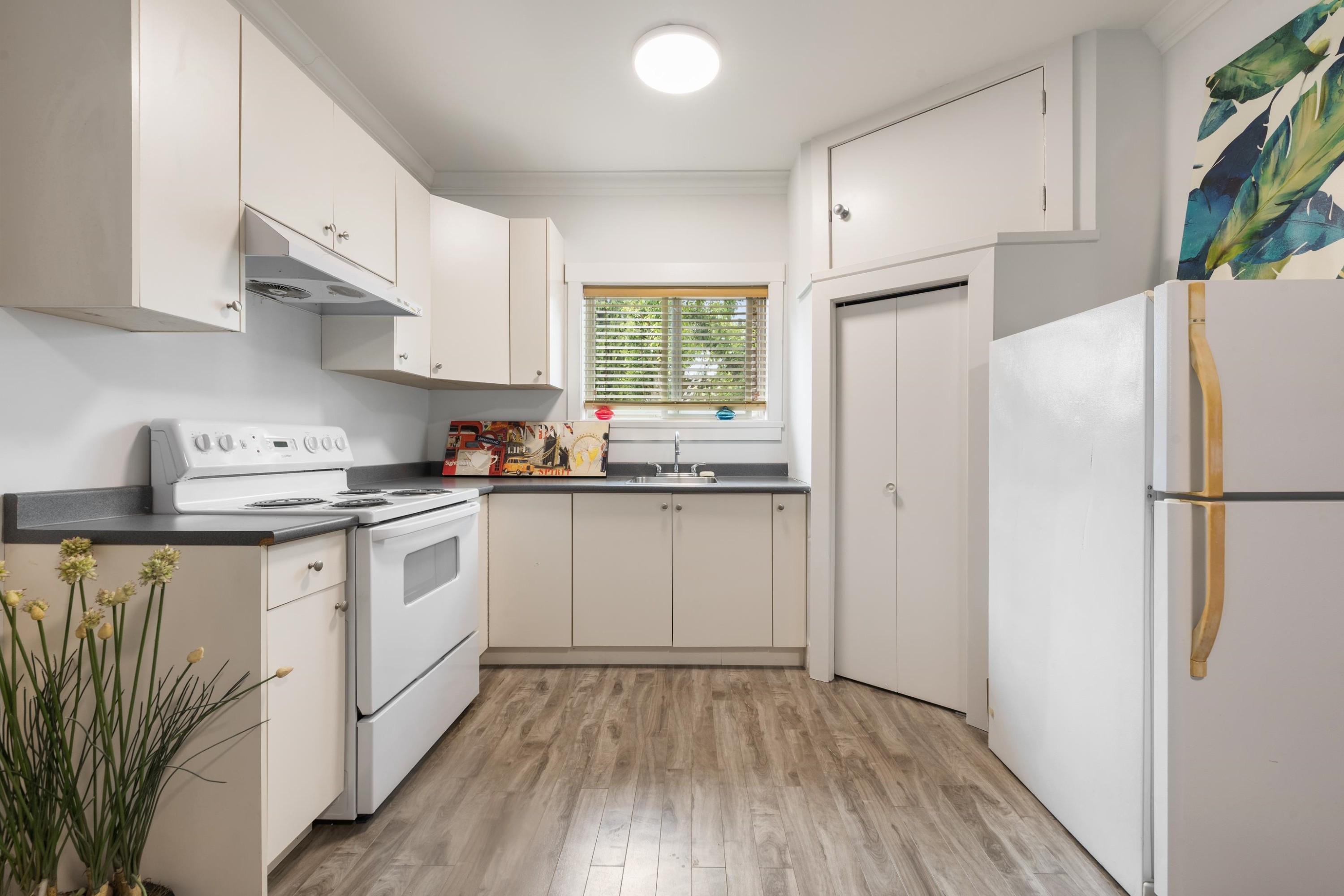 7348 11Th Avenue, Burnaby, BC