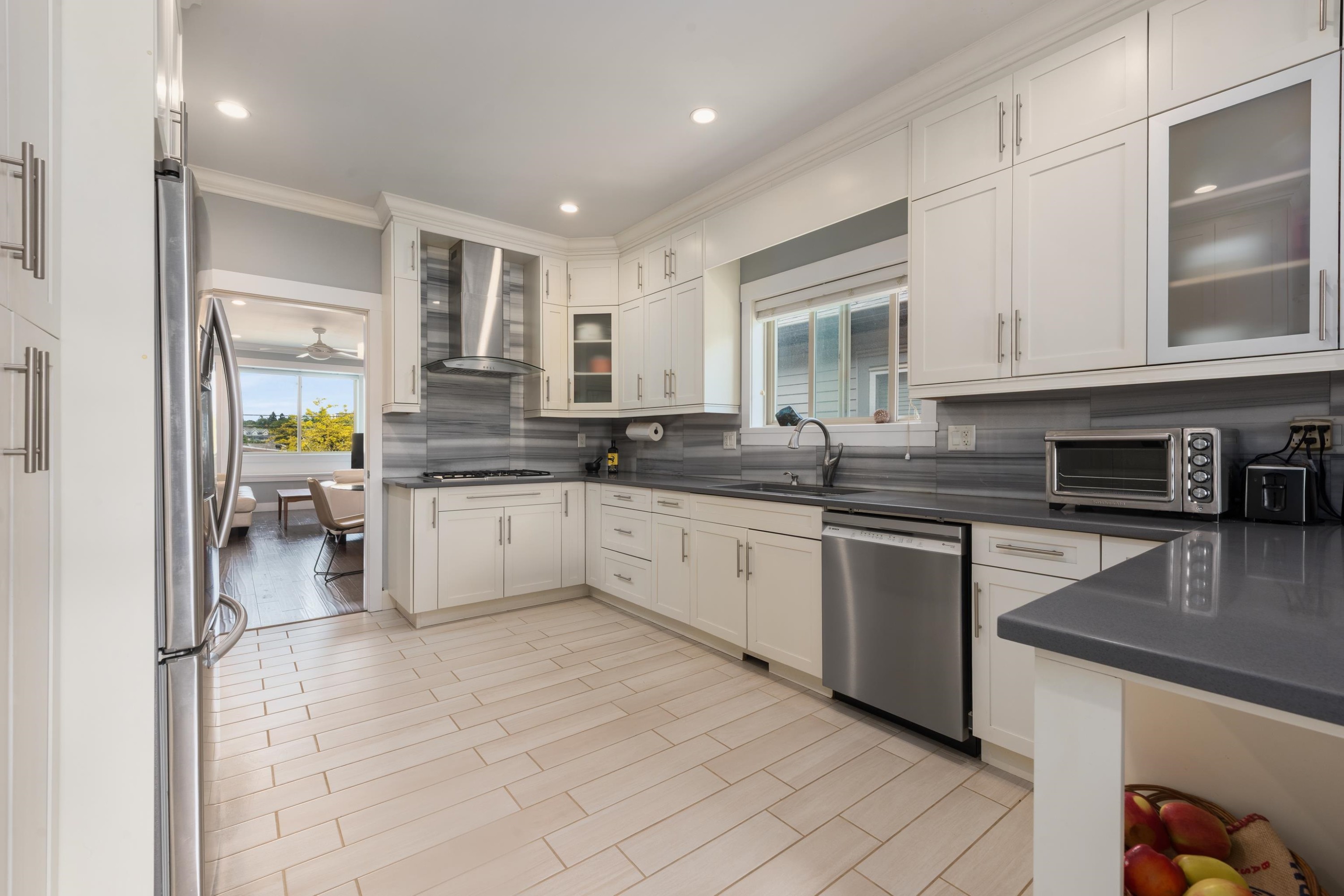 7348 11Th Avenue, Burnaby, BC