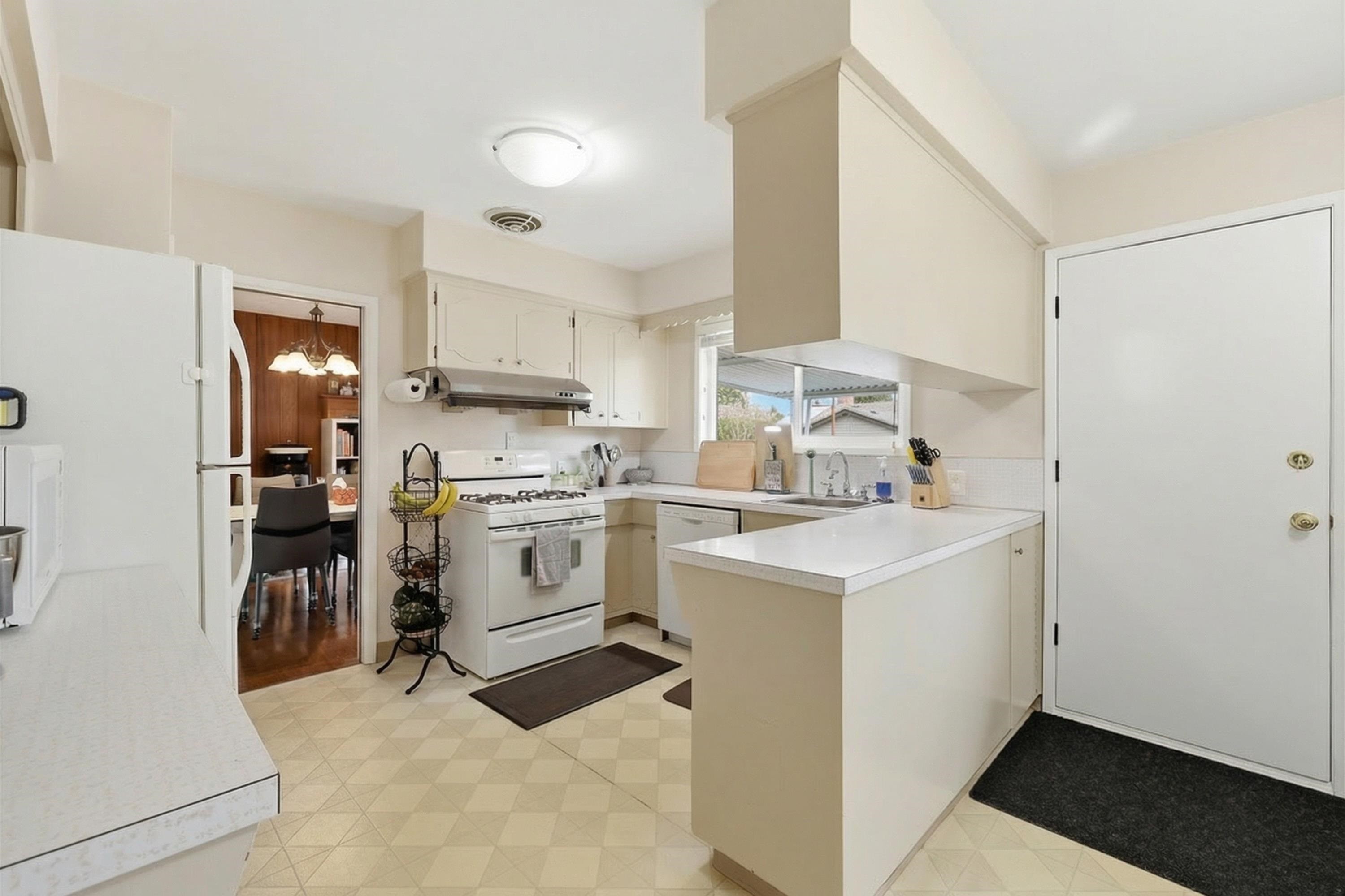 11936 Wicklow Way, Maple Ridge, BC