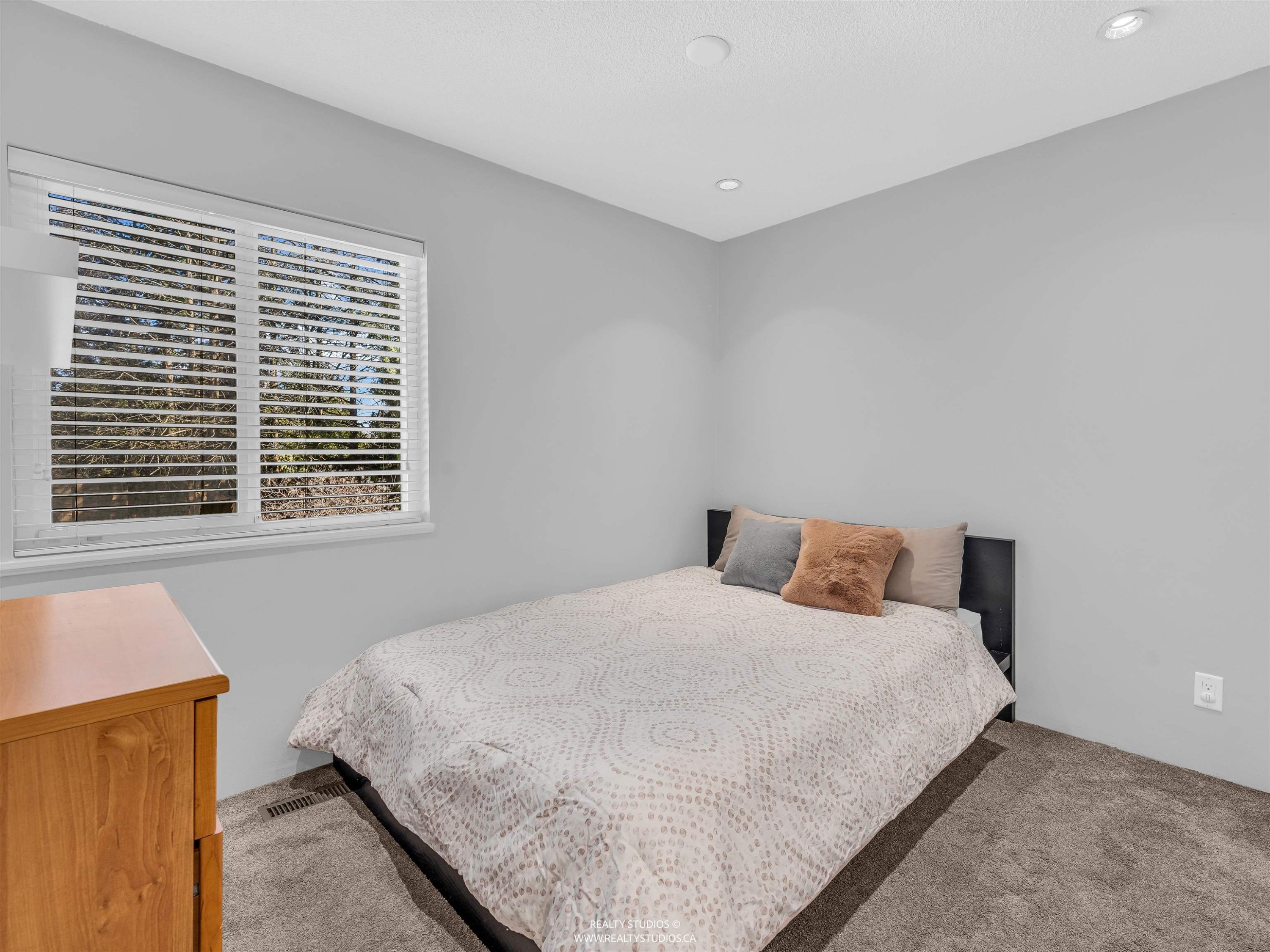 7170 Hecate Place, Vancouver, BC - Indoor Photo Showing Bedroom