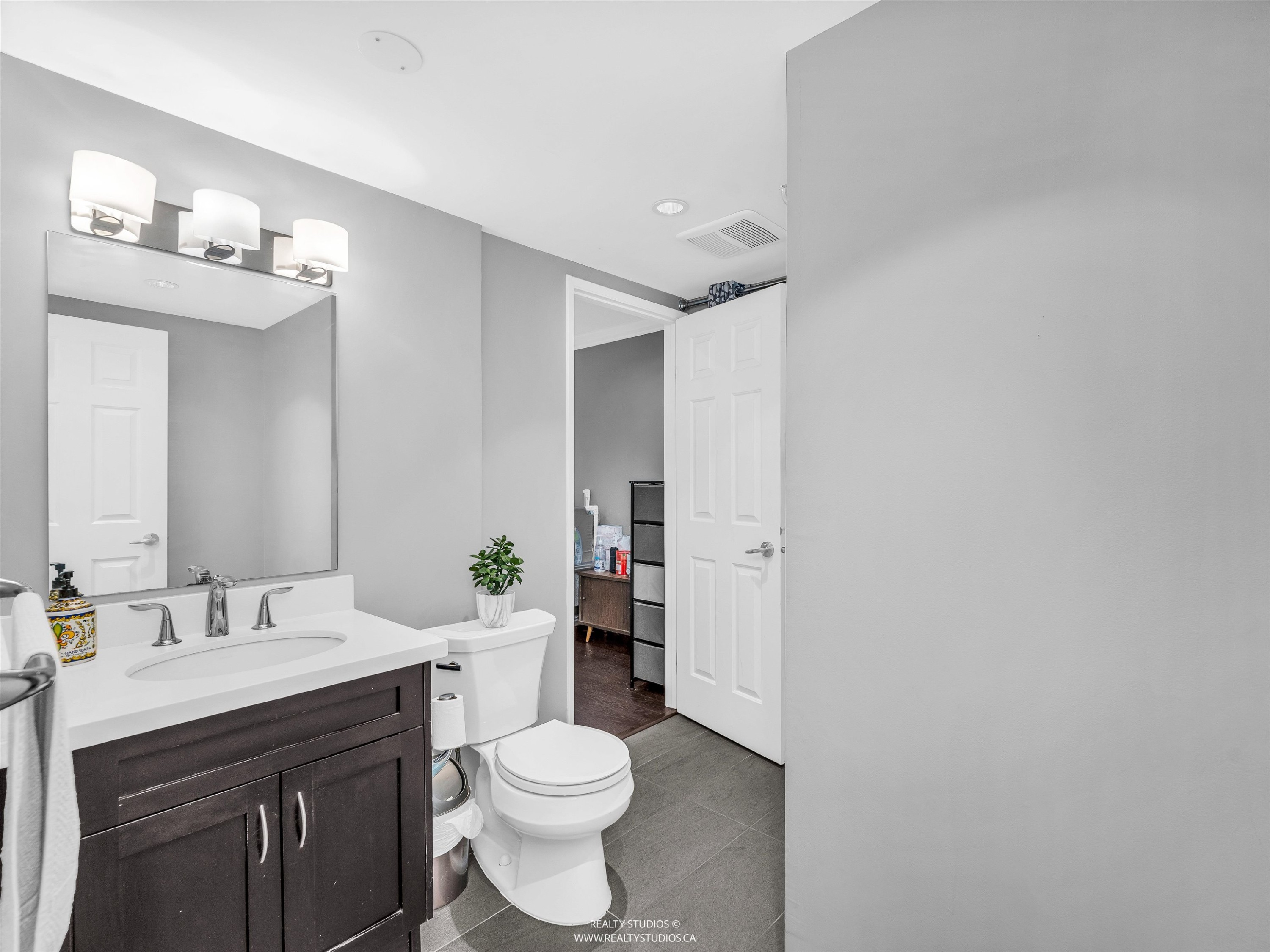 7170 Hecate Place, Vancouver, BC - Indoor Photo Showing Bathroom