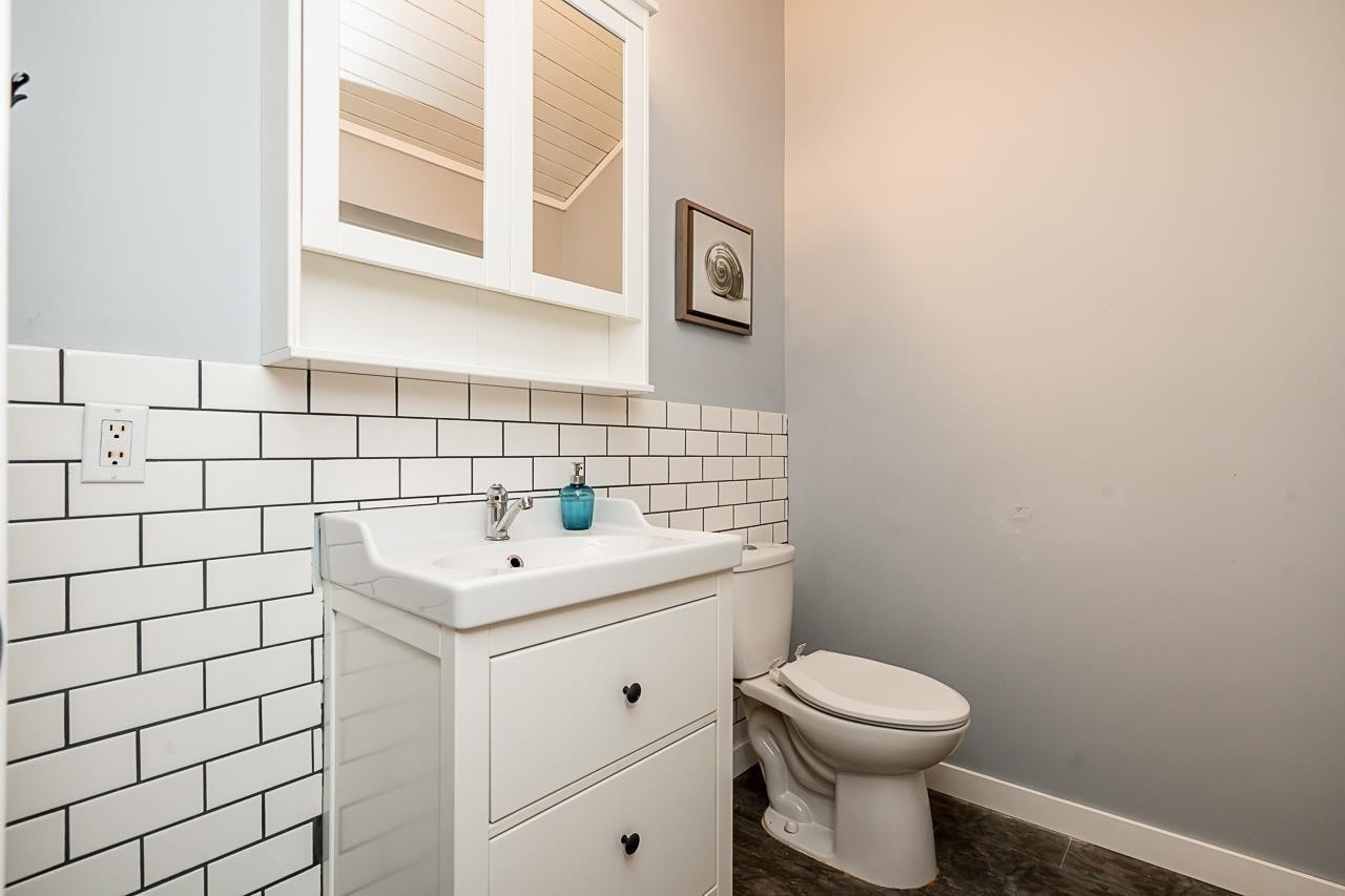 25745 Lougheed Highway, Maple Ridge, BC
