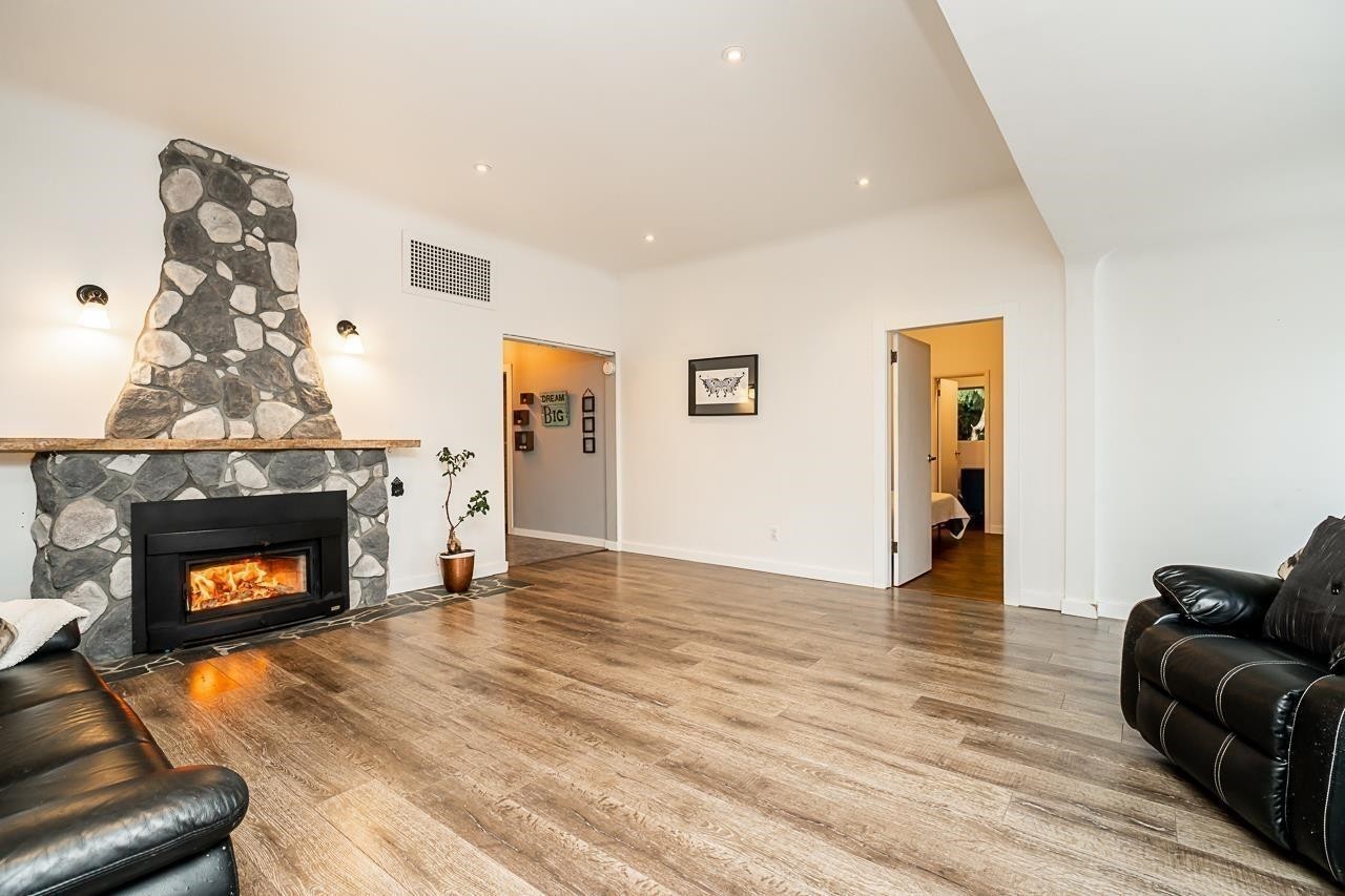 25745 Lougheed Highway, Maple Ridge, BC
