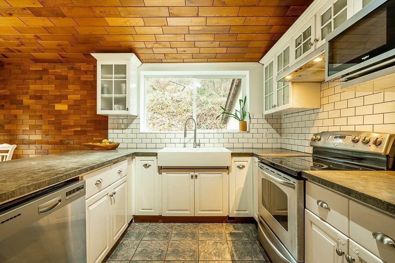 25745 Lougheed Highway, Maple Ridge, BC