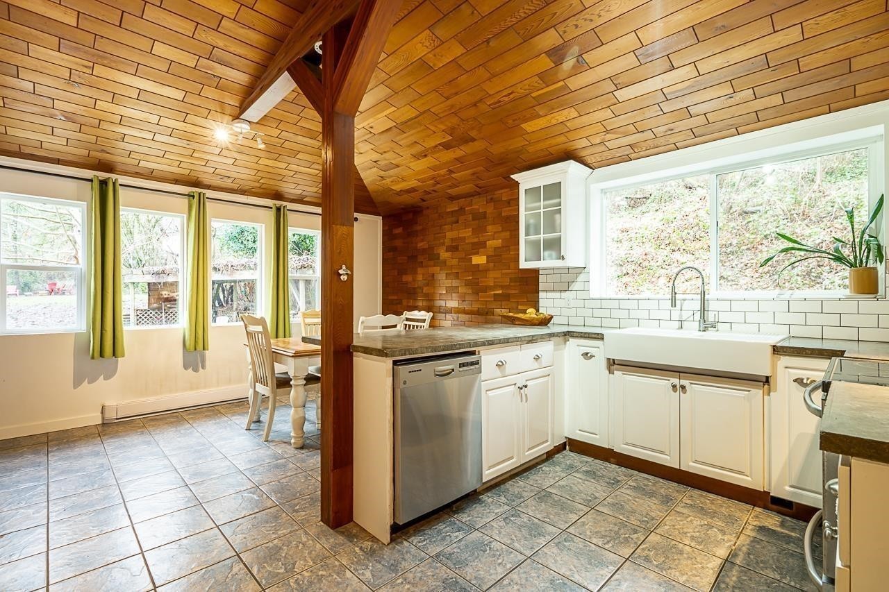 25745 Lougheed Highway, Maple Ridge, BC