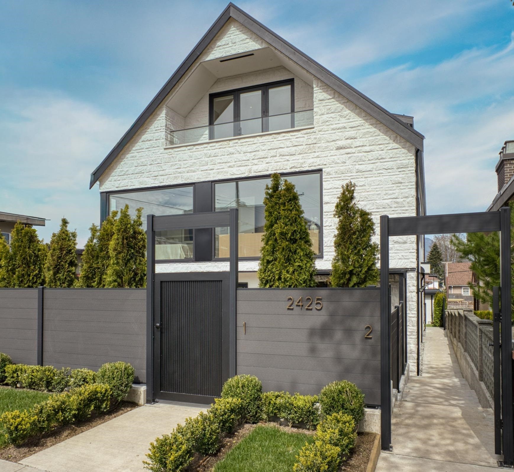 2-2425 Kitchener Street, Vancouver, BC