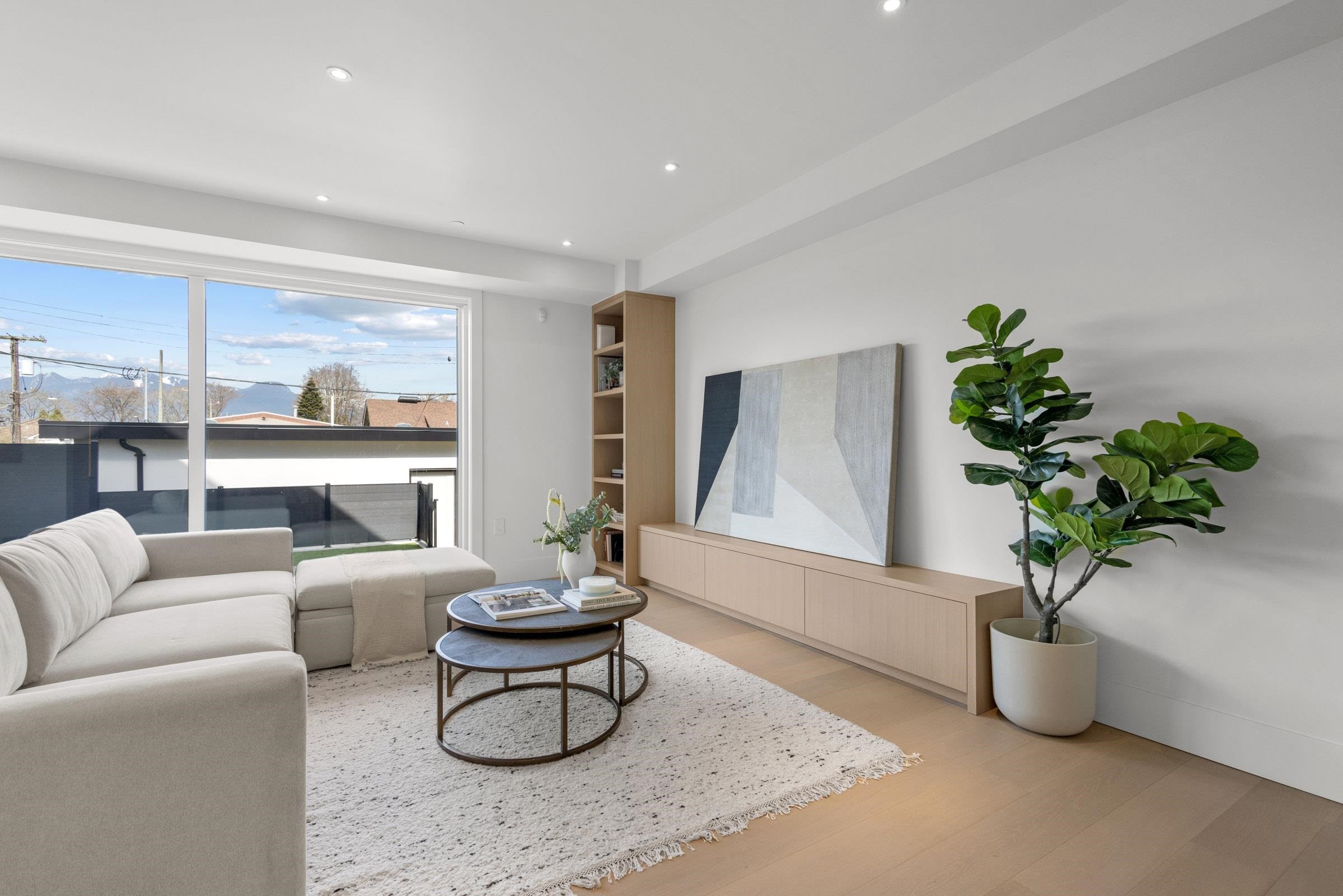 2-2425 Kitchener Street, Vancouver, BC