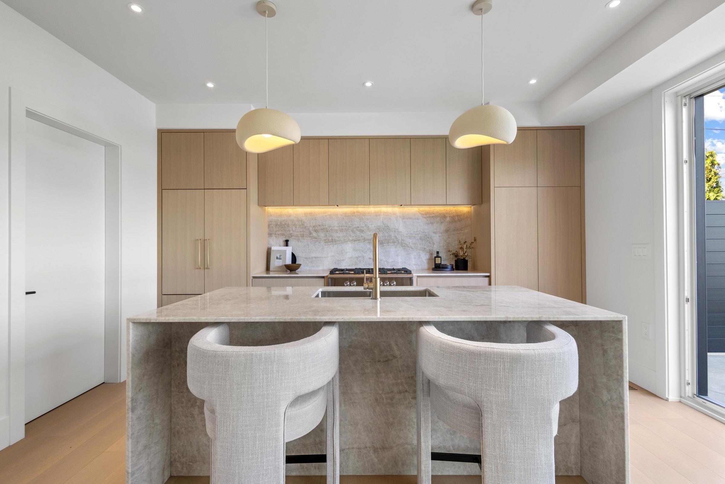 2-2425 Kitchener Street, Vancouver, BC