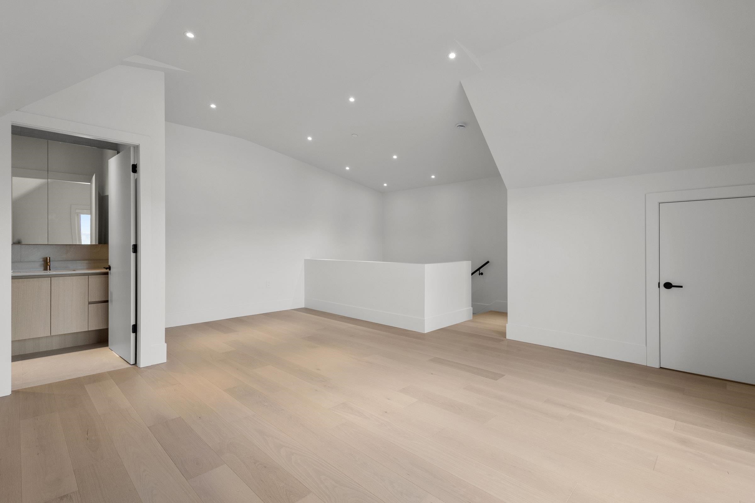 2-2425 Kitchener Street, Vancouver, BC
