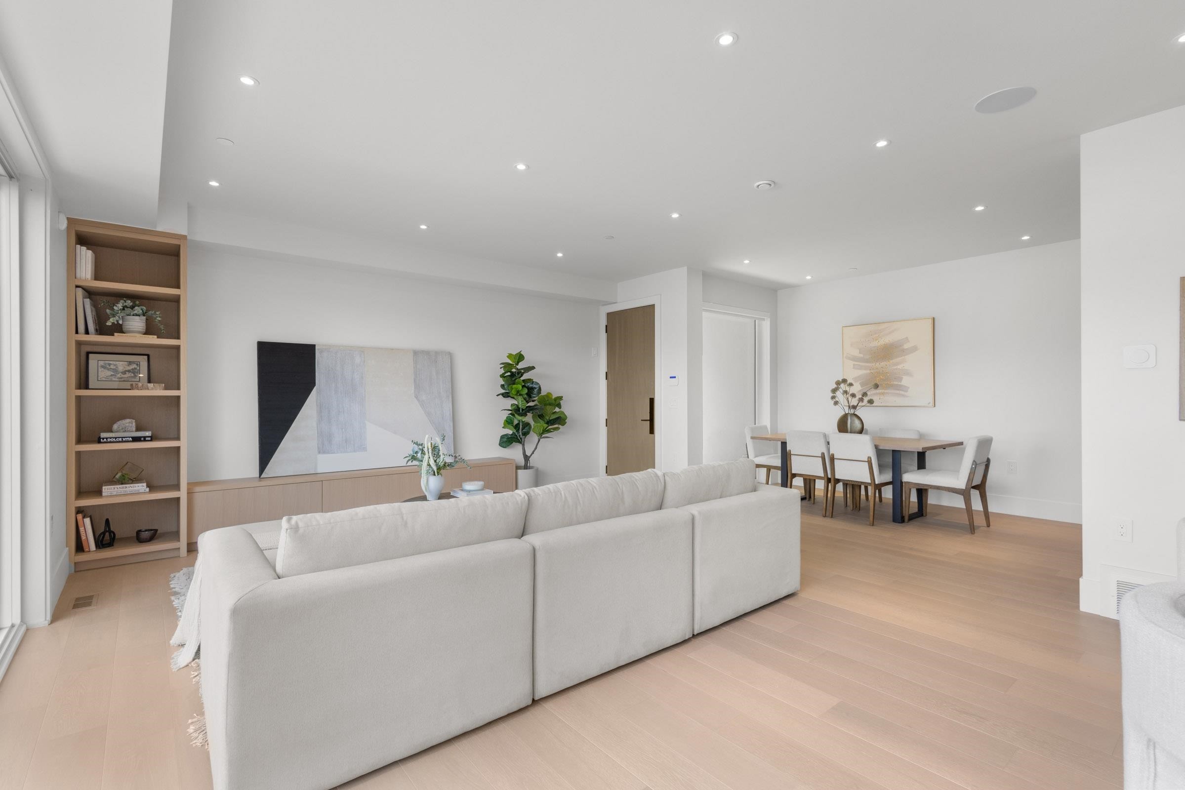 2-2425 Kitchener Street, Vancouver, BC