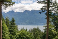393 Creek Road Bowen Island, BC V0N 1G1