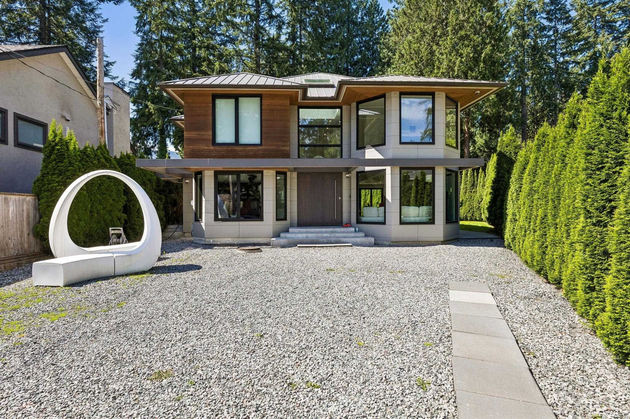 4577 Capilano Road, North Vancouver, BC