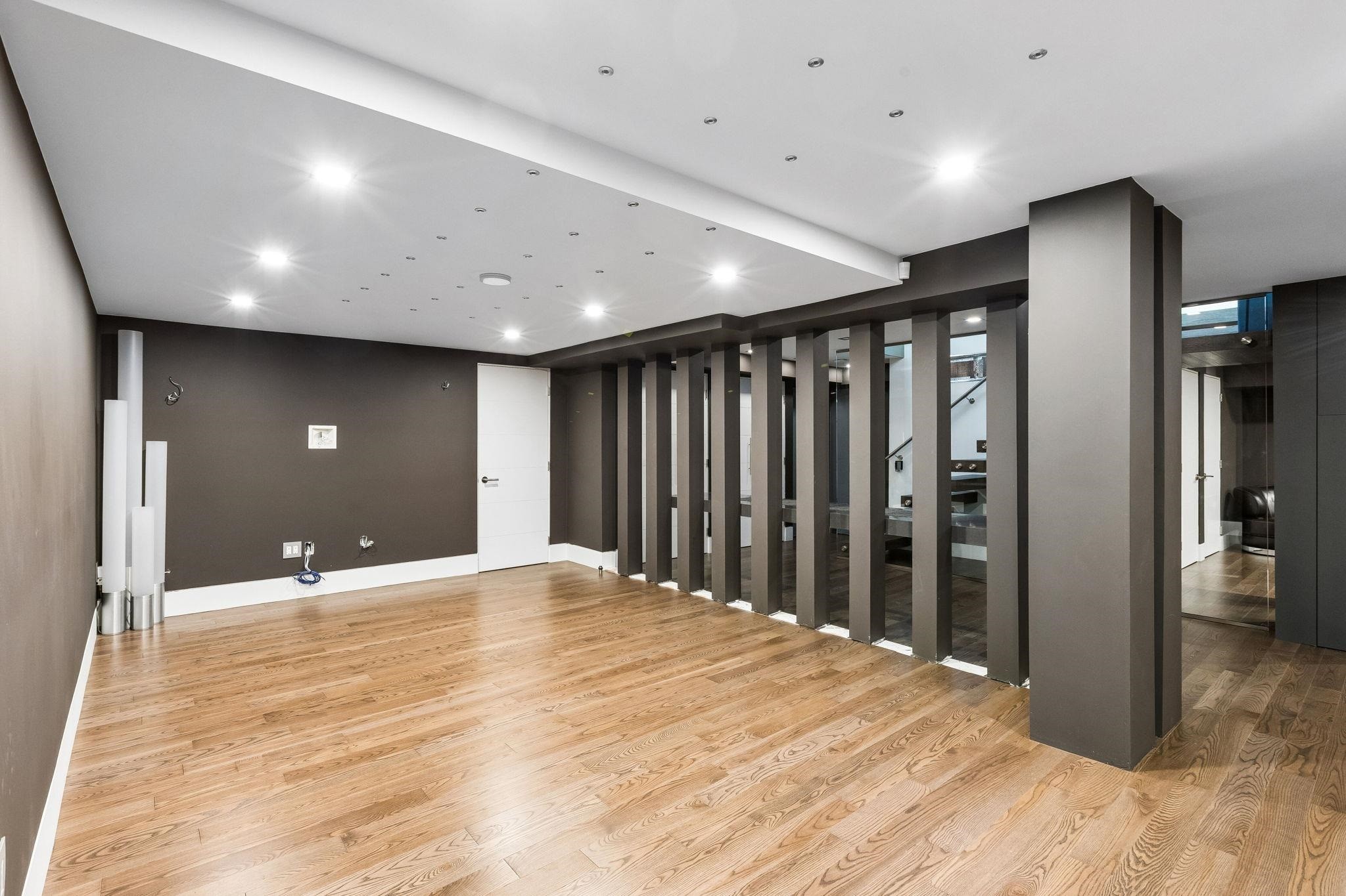 4577 Capilano Road, North Vancouver, BC