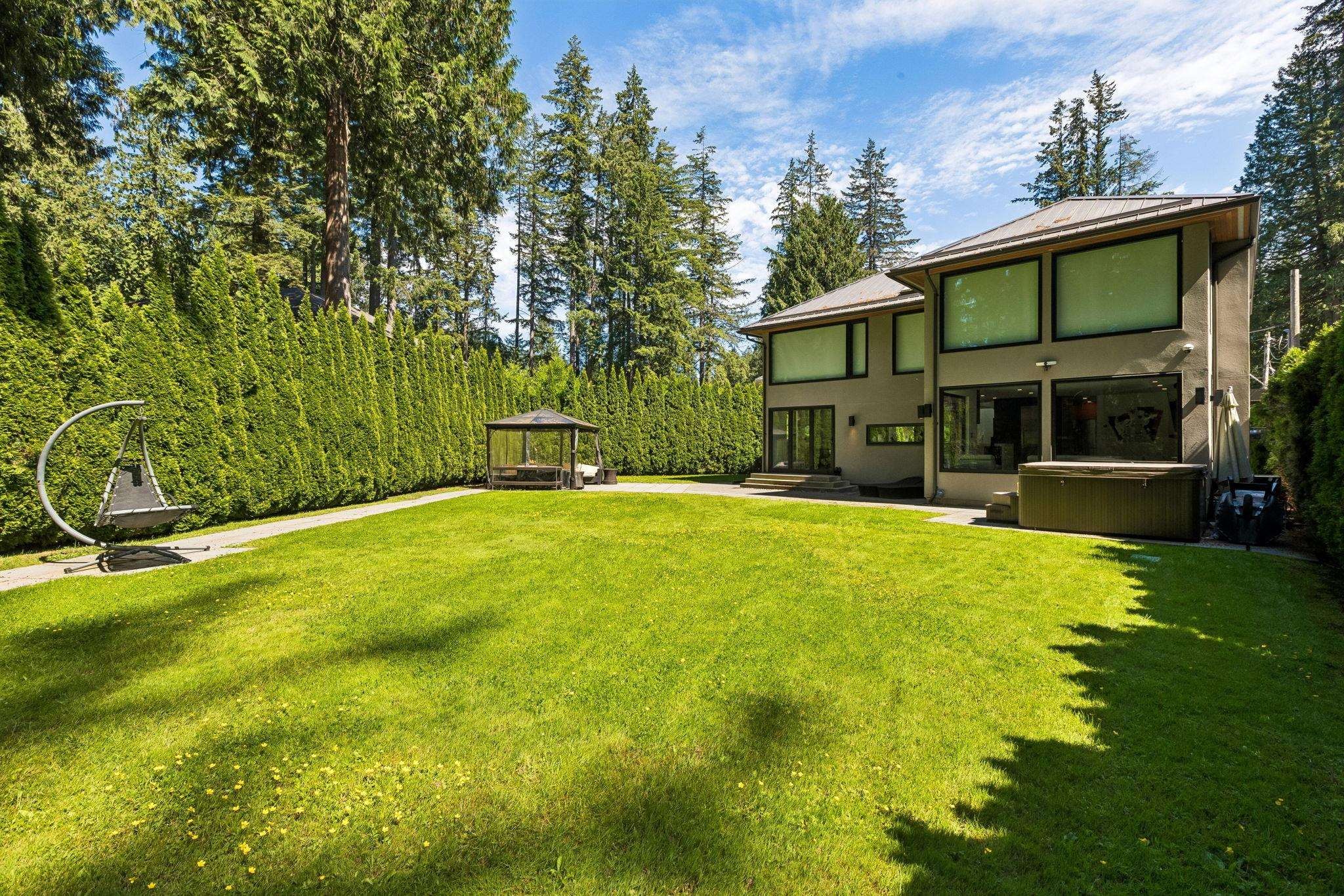 4577 Capilano Road, North Vancouver, BC