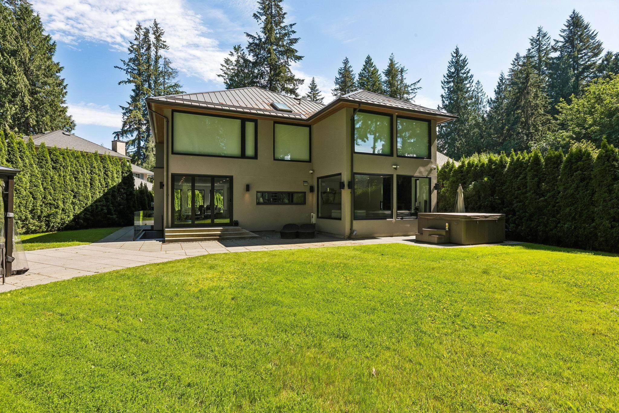 4577 Capilano Road, North Vancouver, BC