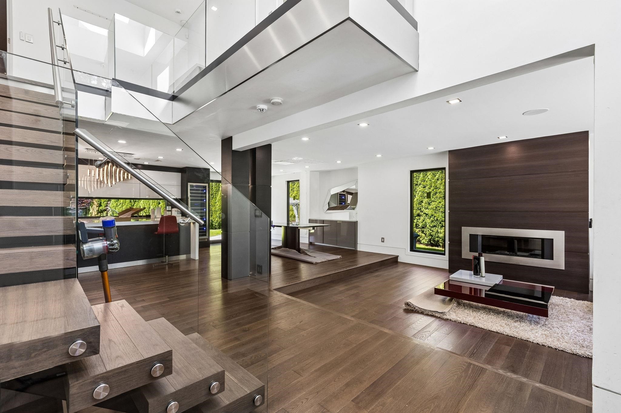 4577 Capilano Road, North Vancouver, BC