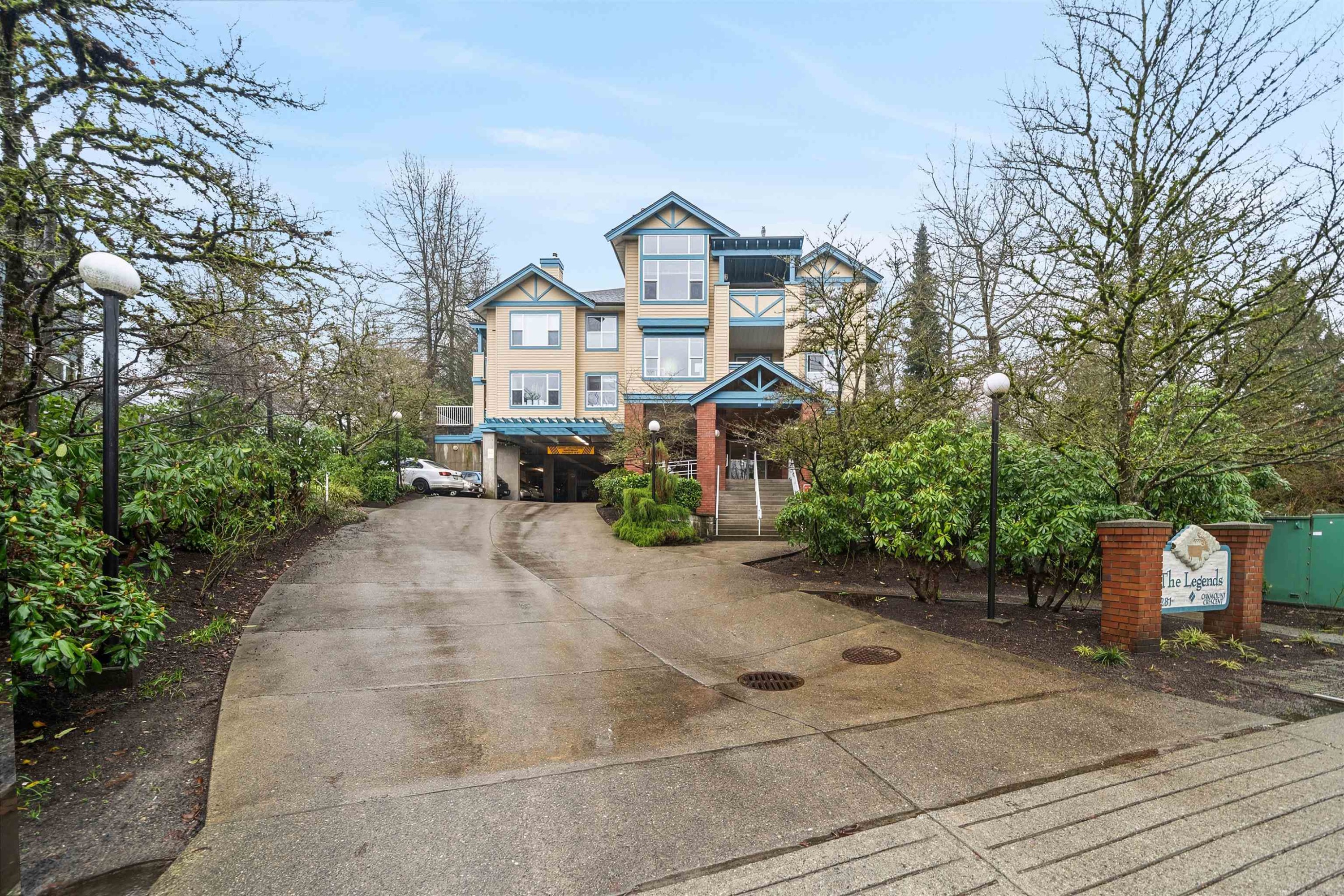 210-5281 Oakmount Crescent, Burnaby, BC