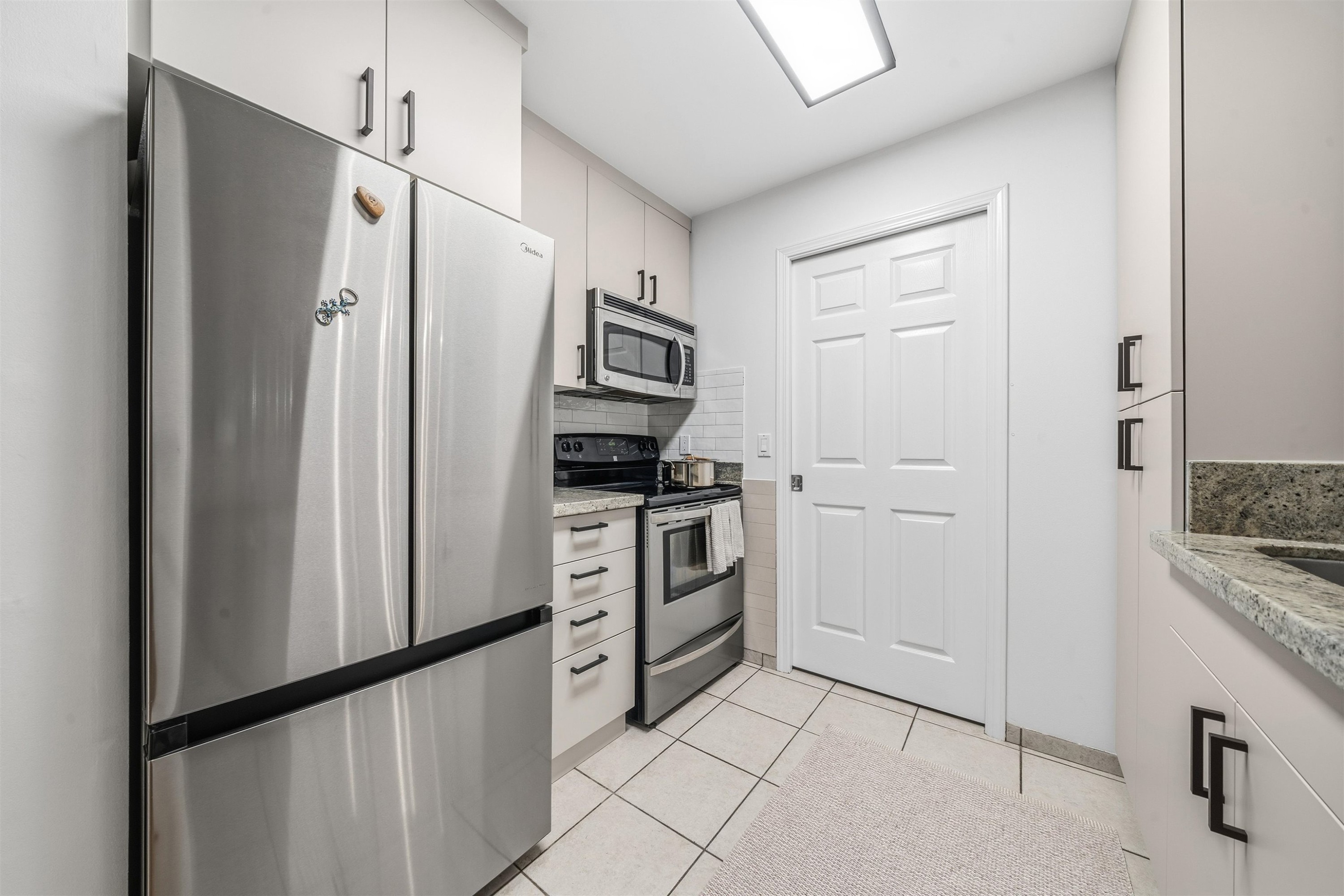 210-5281 Oakmount Crescent, Burnaby, BC