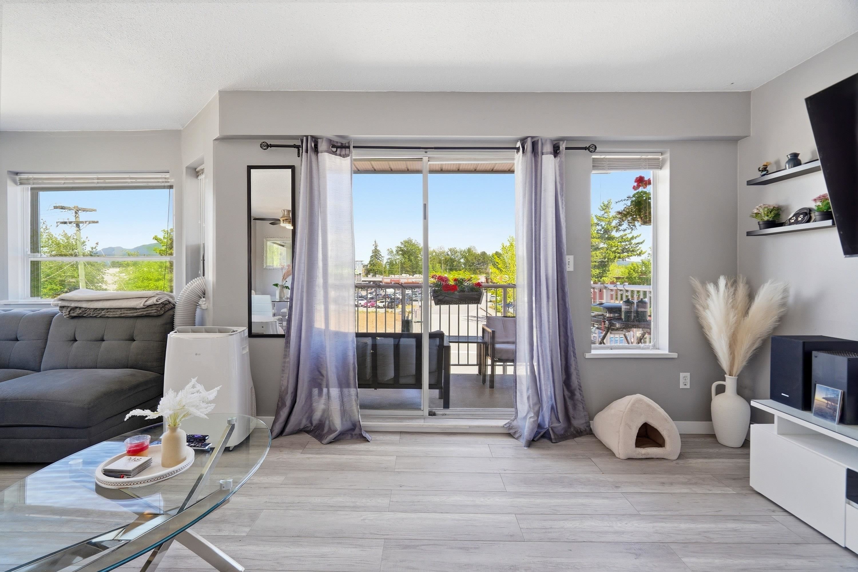 331-22661 Lougheed Highway, Maple Ridge, BC