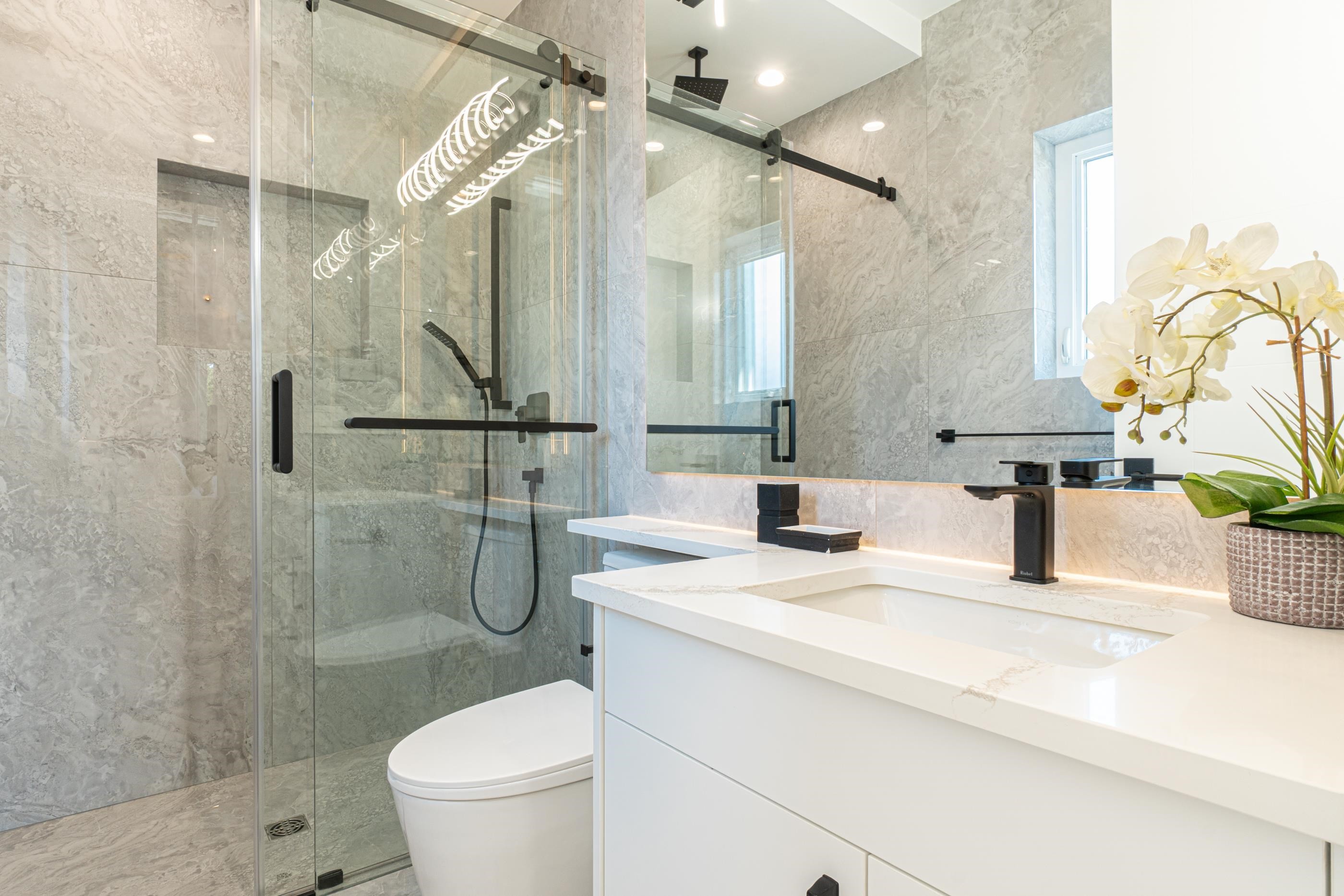 9531 Kirkmond Crescent, Richmond, BC - Indoor Photo Showing Bathroom