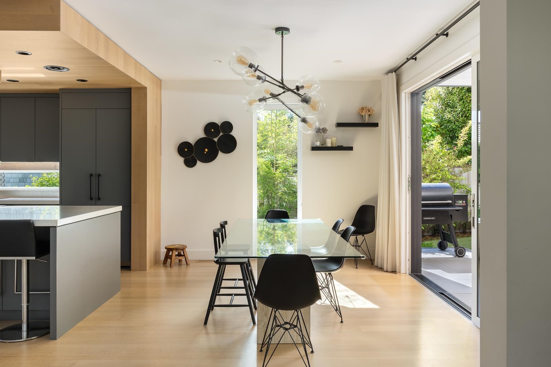 452 4Th Street E, North Vancouver, BC