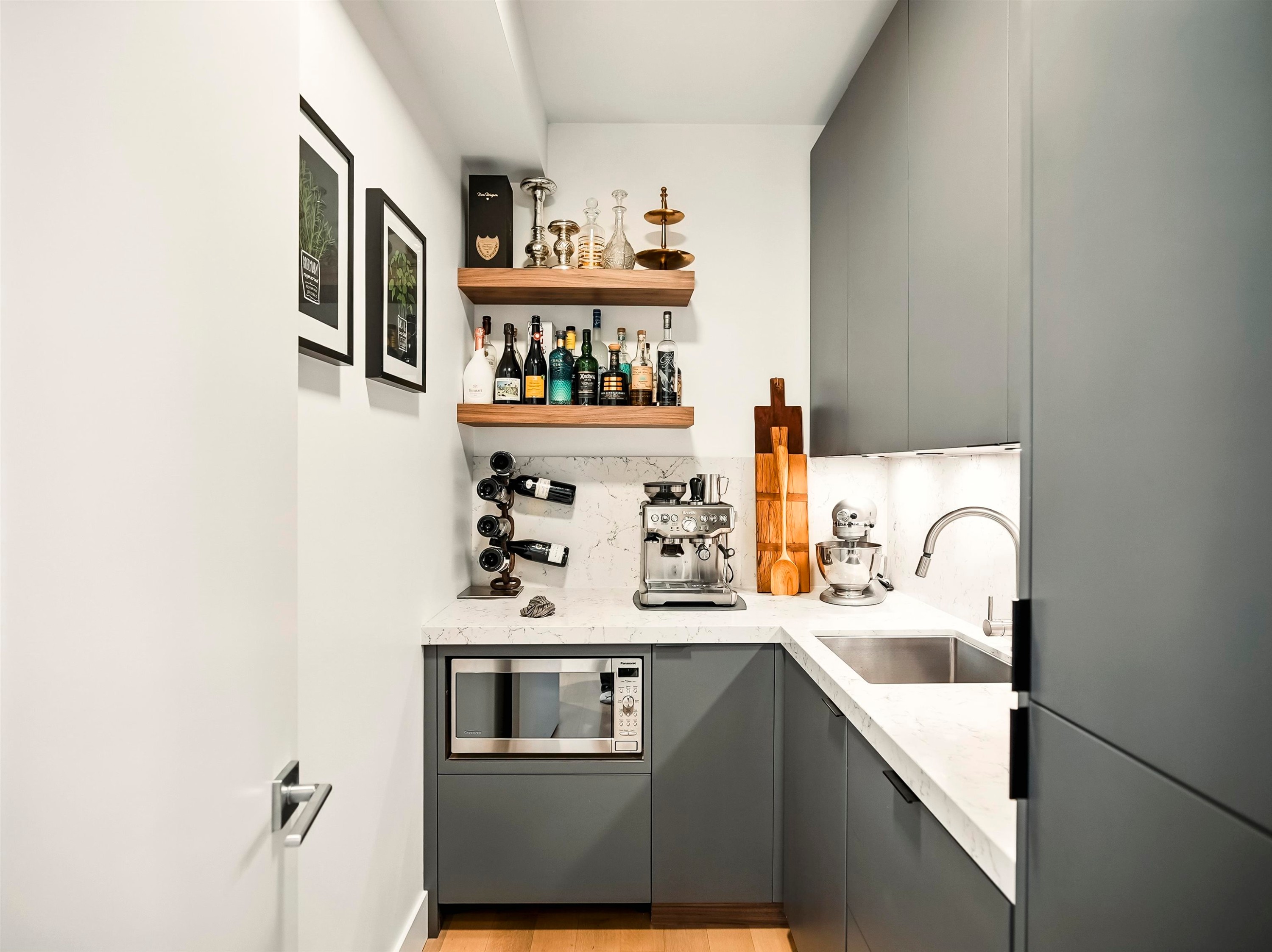 452 4Th Street E, North Vancouver, BC