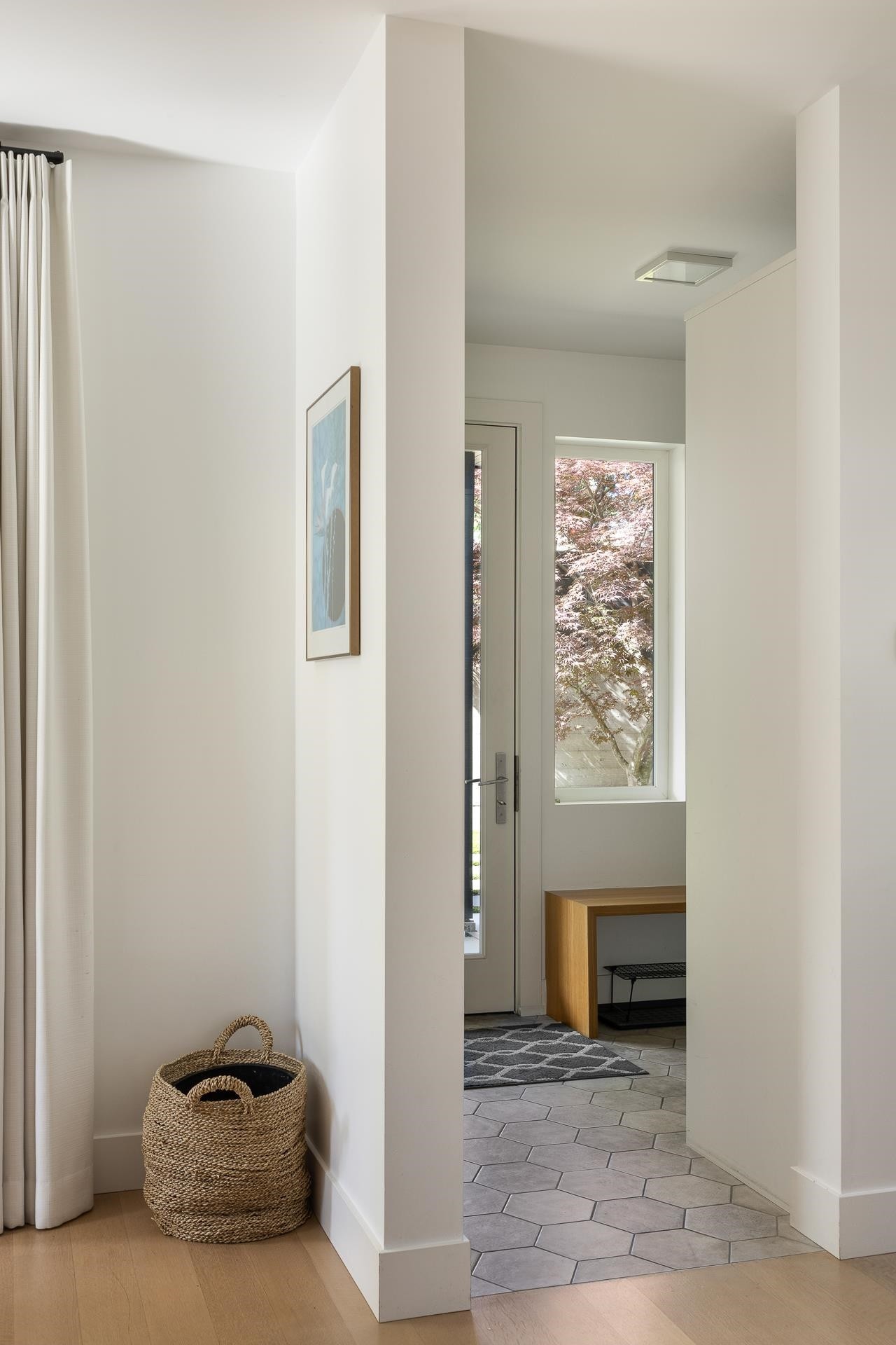 452 4Th Street E, North Vancouver, BC