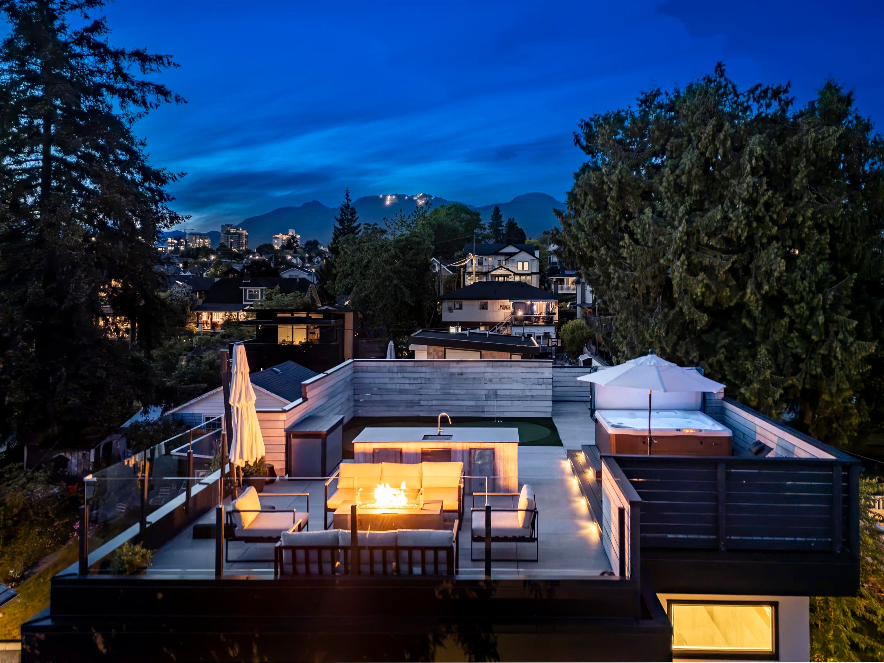 452 4Th Street E, North Vancouver, BC