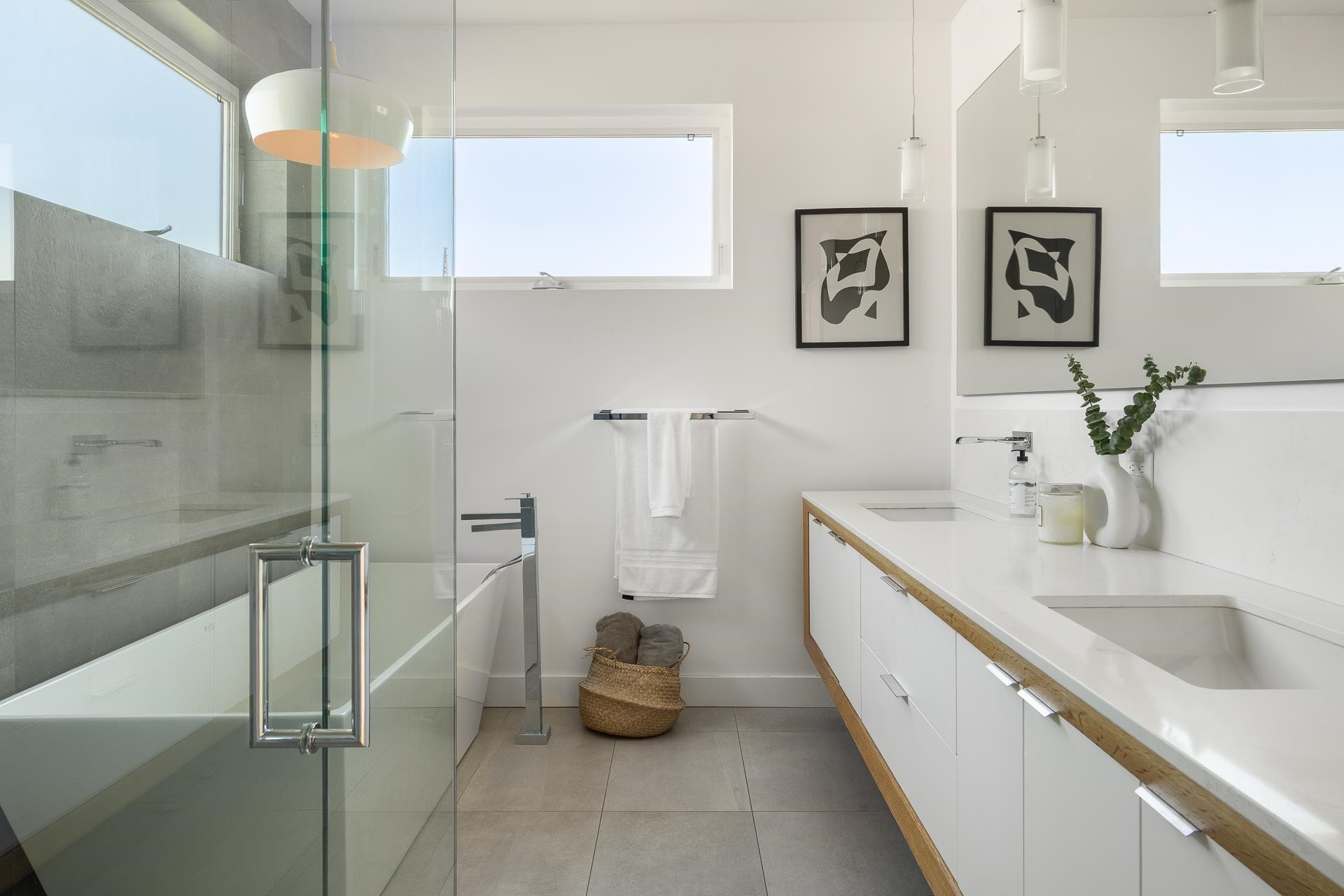 452 4Th Street E, North Vancouver, BC