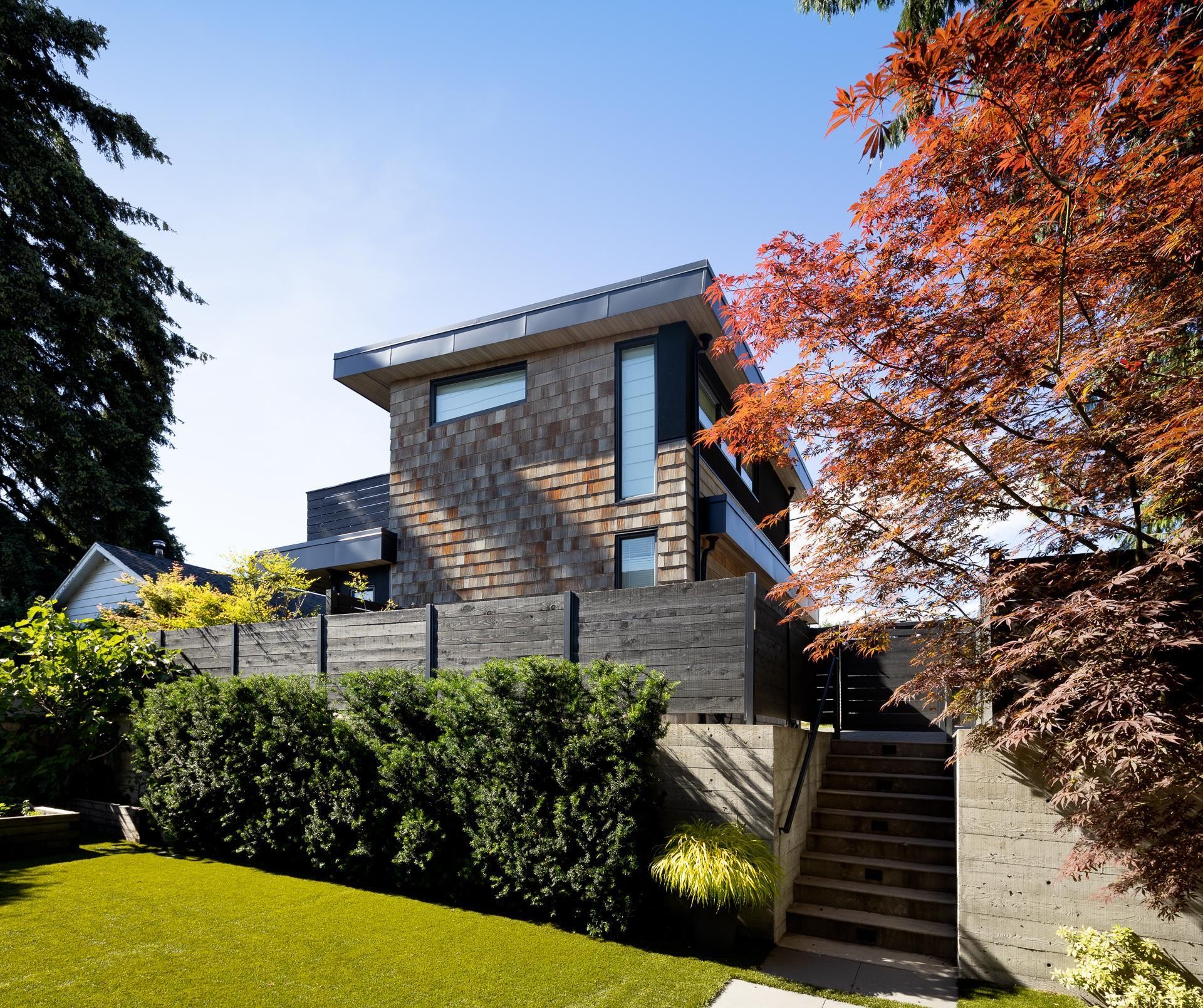 452 4Th Street E, North Vancouver, BC