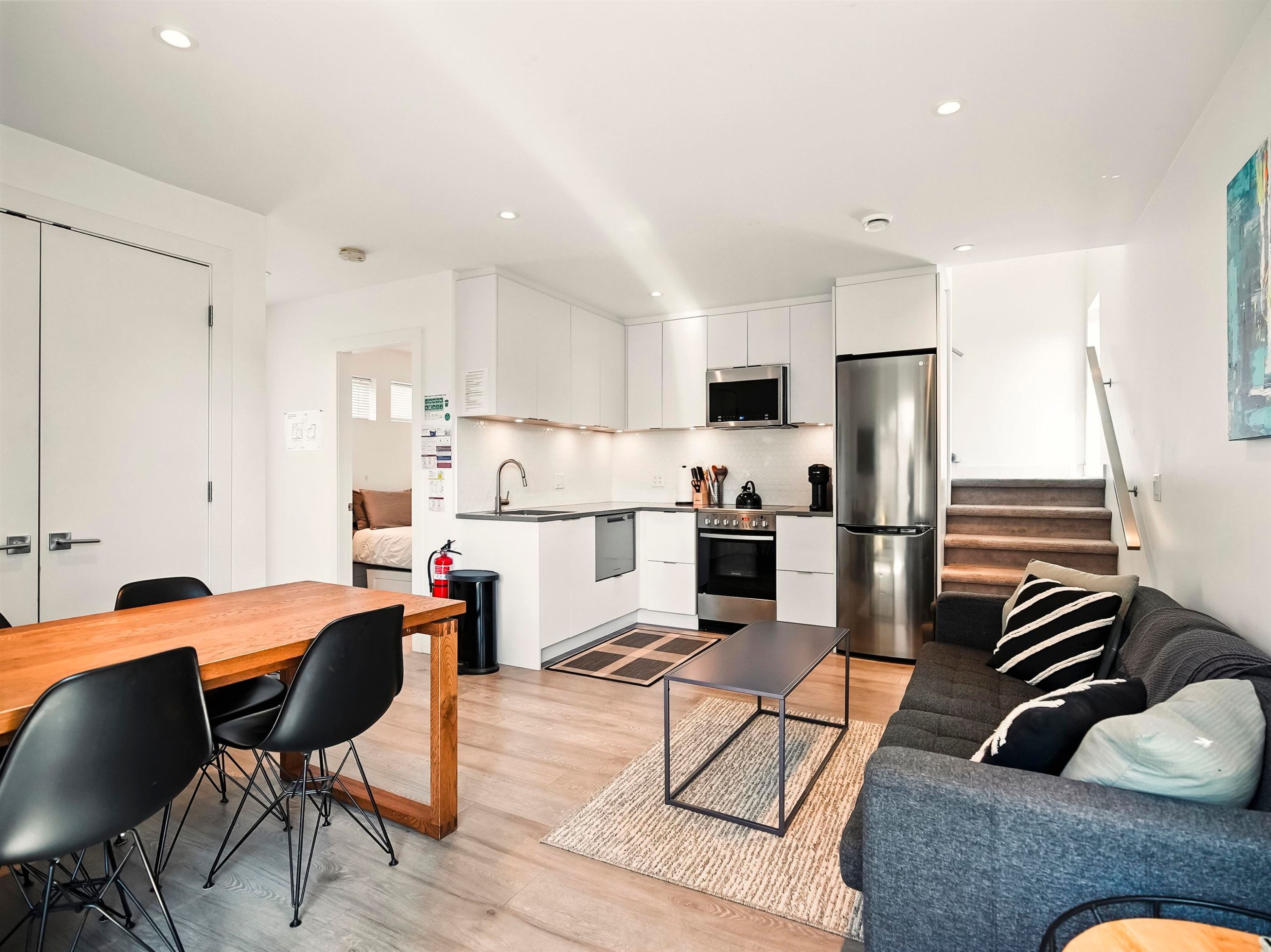 452 4Th Street E, North Vancouver, BC