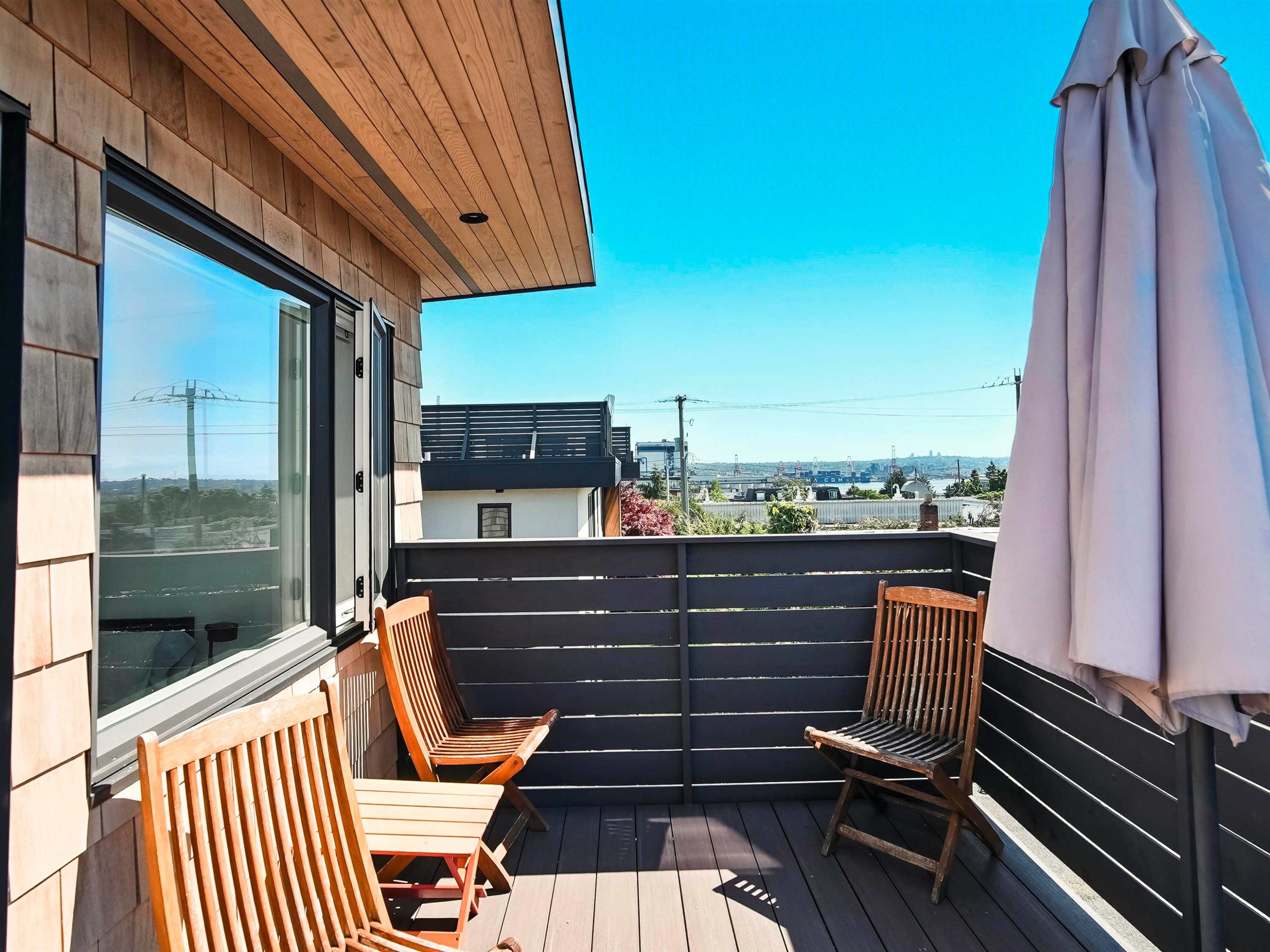 452 4Th Street E, North Vancouver, BC