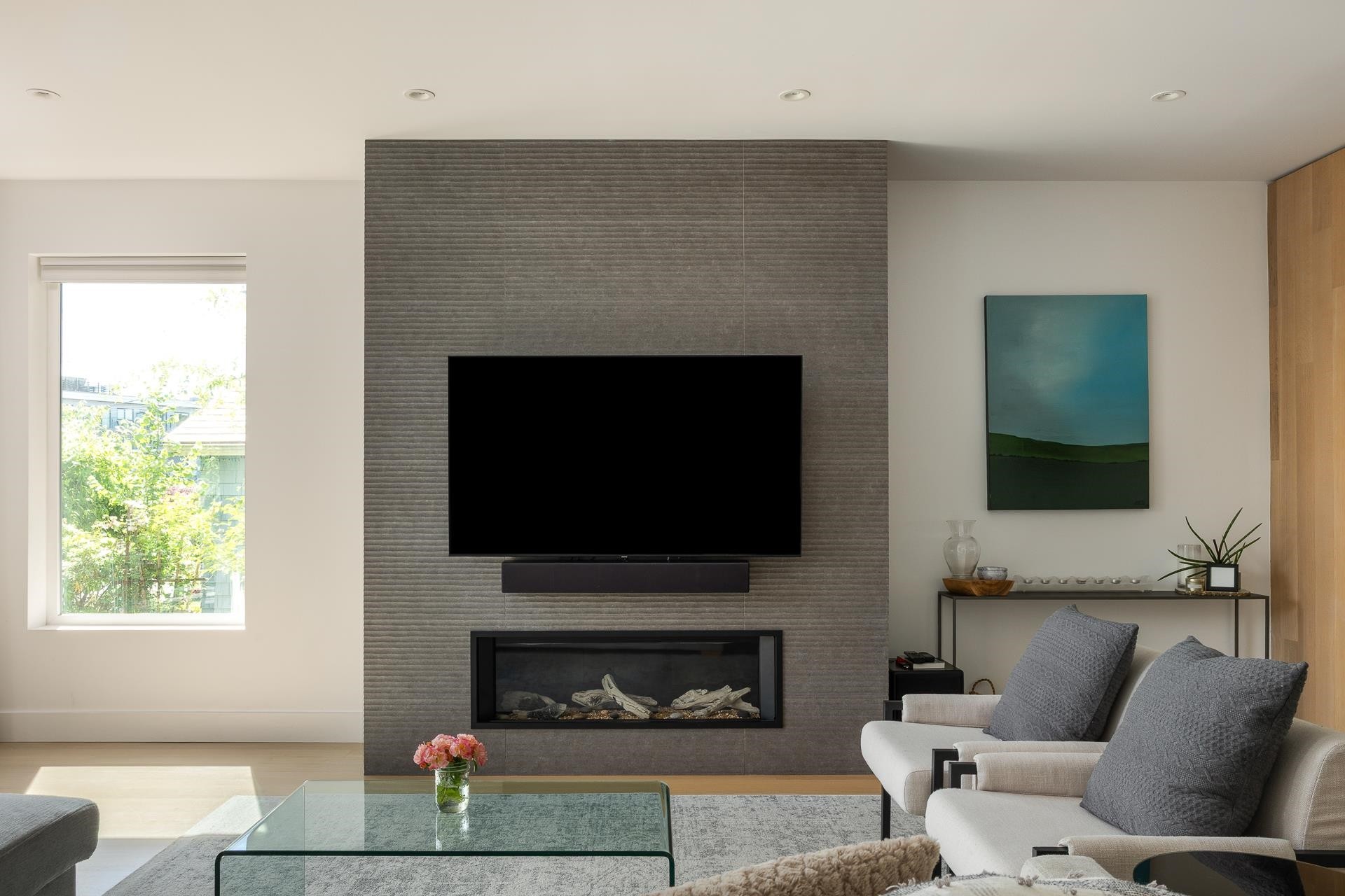 452 4Th Street E, North Vancouver, BC